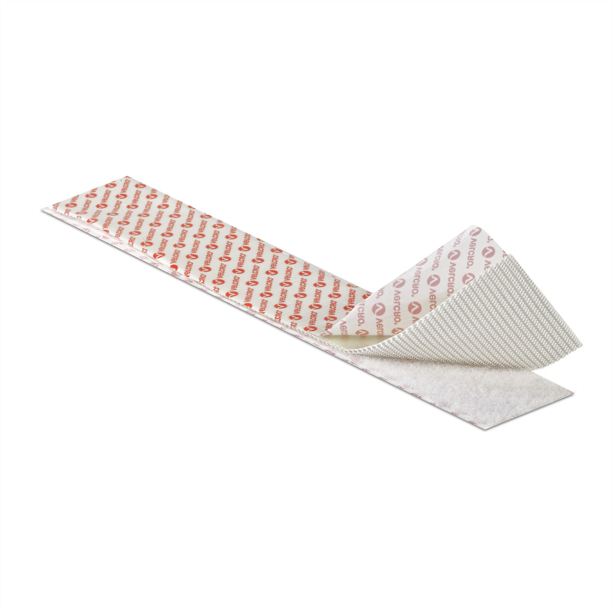 Een strook wit klittenband met rode VELCRO-logo's aan één kant en lijm aan de andere kant. Het komt los.