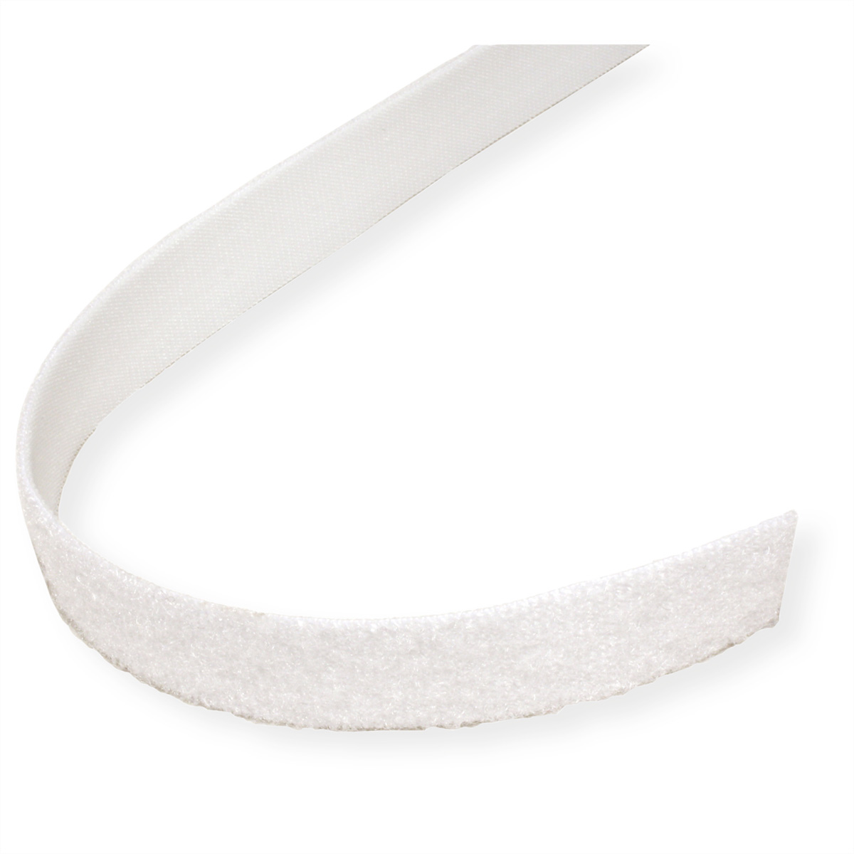 Nastro bianco a strappo, curvo e fluttuante, su sfondo bianco.