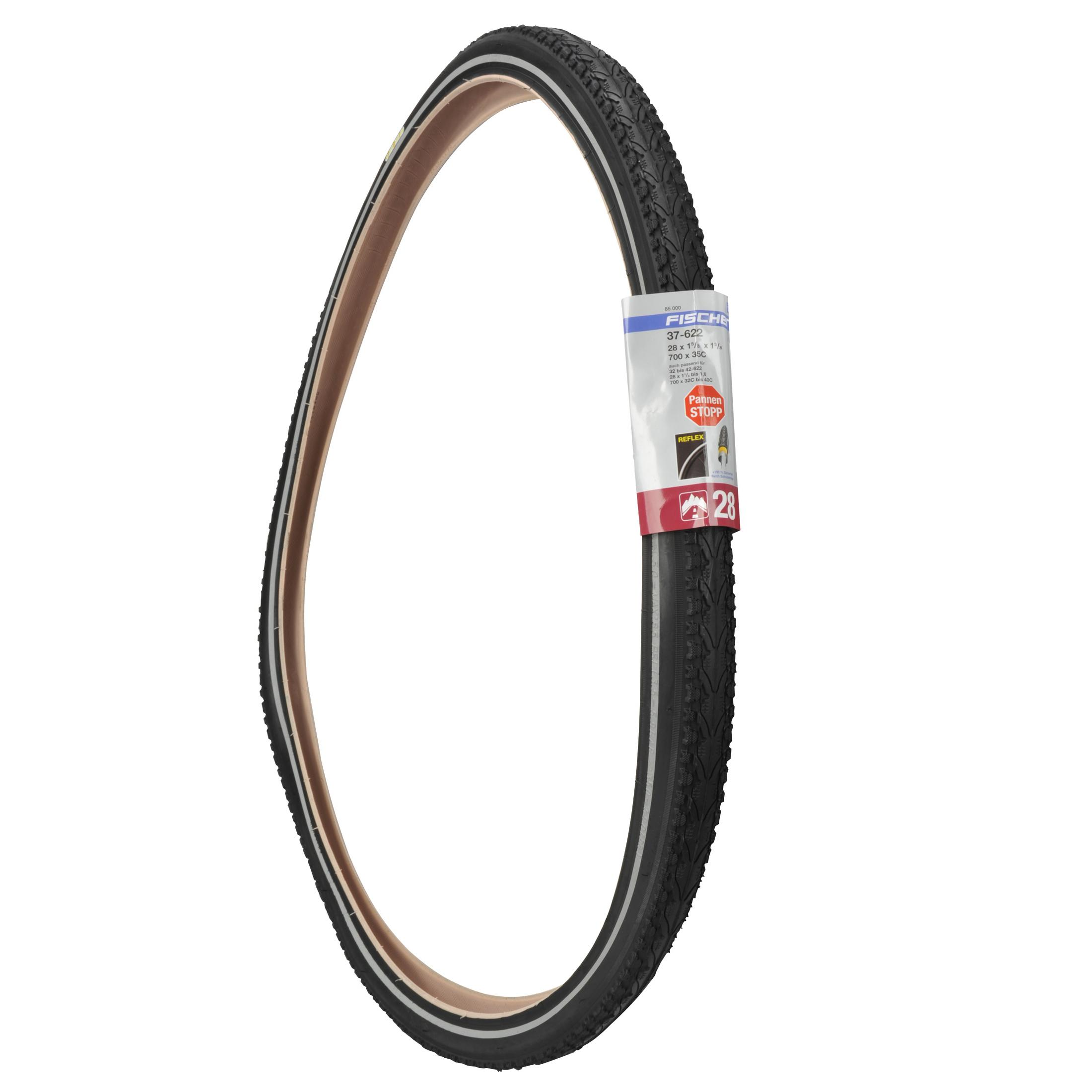 Opona rowerowa, zakrzywiona. Papier z nazwą marki i rozmiarem. Białe tło.