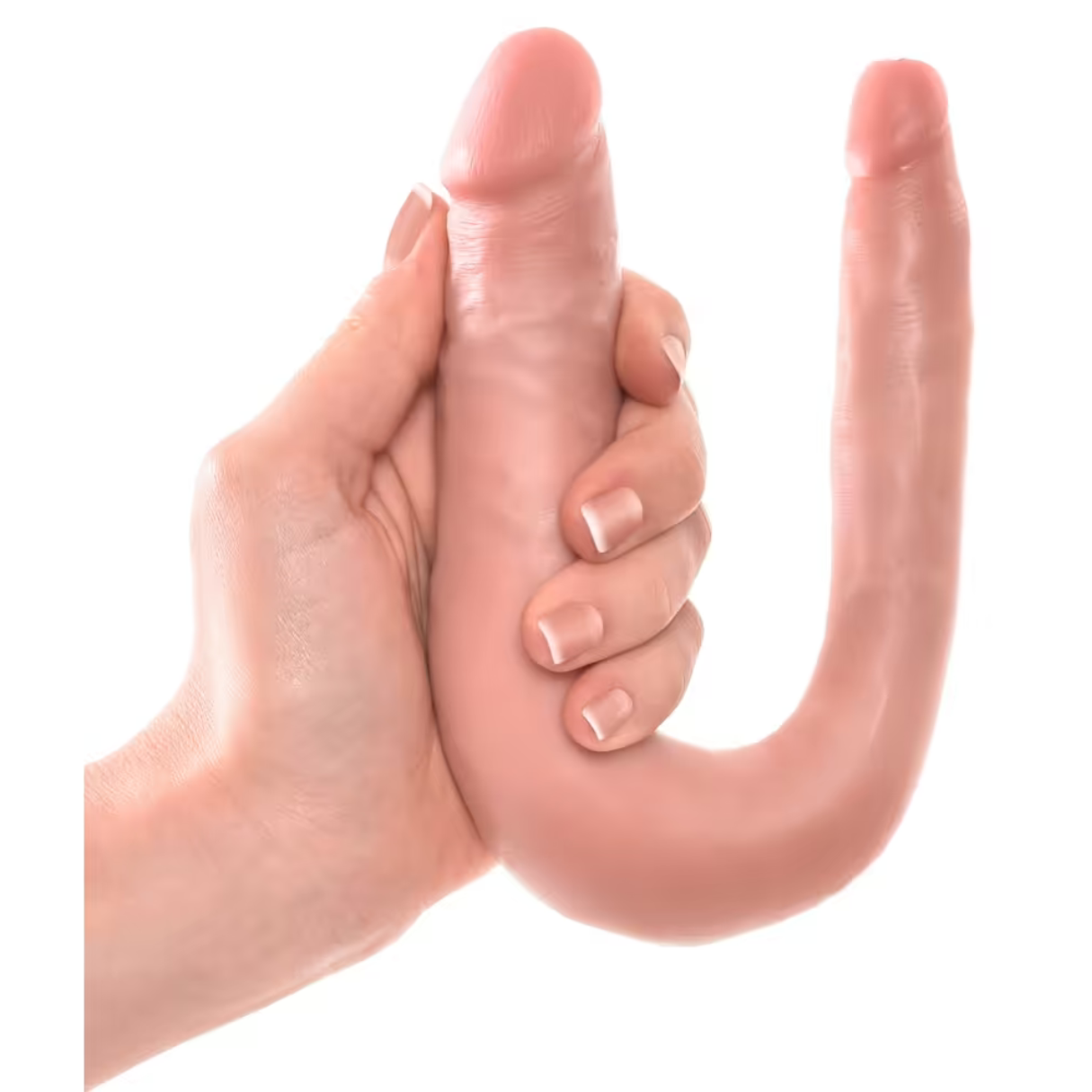 Eine Hand hält ein rosa, gebogenes Sexspielzeug vor weißem Hintergrund. Das Spielzeug hat die Form eines Penis. Die Hand hat gepflegte Nägel.