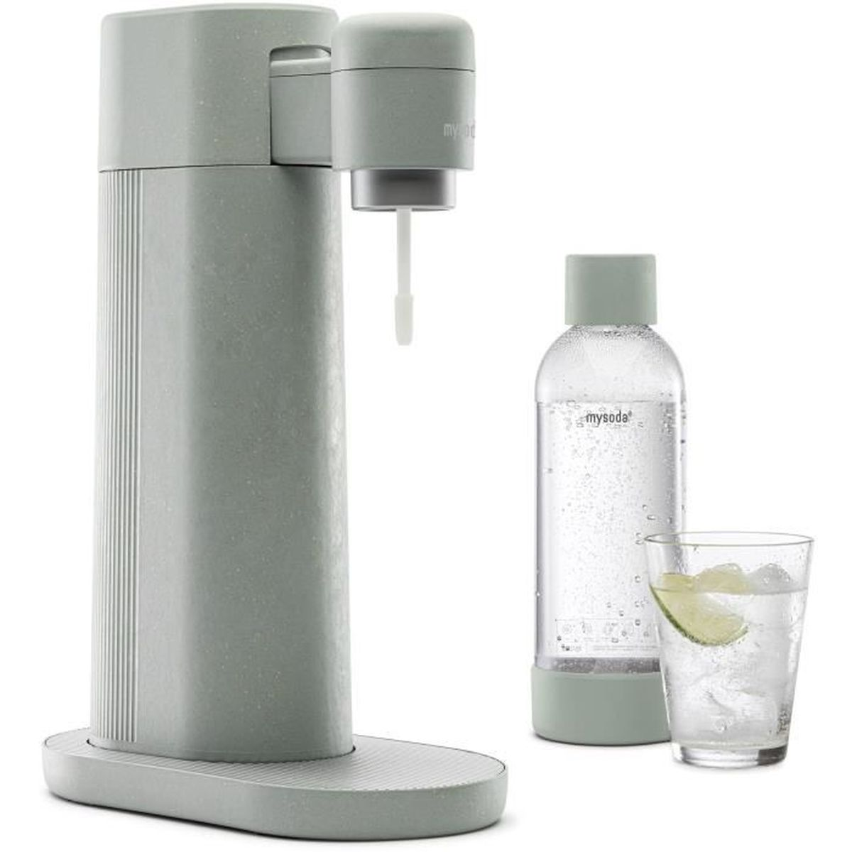 Sodamaschine mit Flasche und Glas mit Limettenscheibe und Blasen.