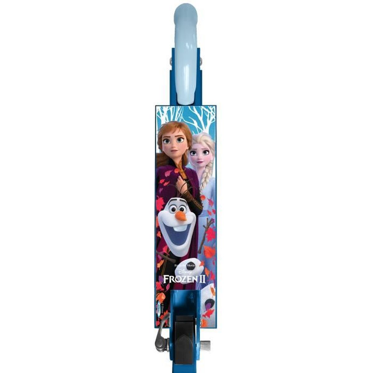 Ein blauer Roller mit Bildern von Frozen 2-Charakteren. Er hat Anna, Elsa und Olaf. Der Roller befindet sich auf weißem Hintergrund.