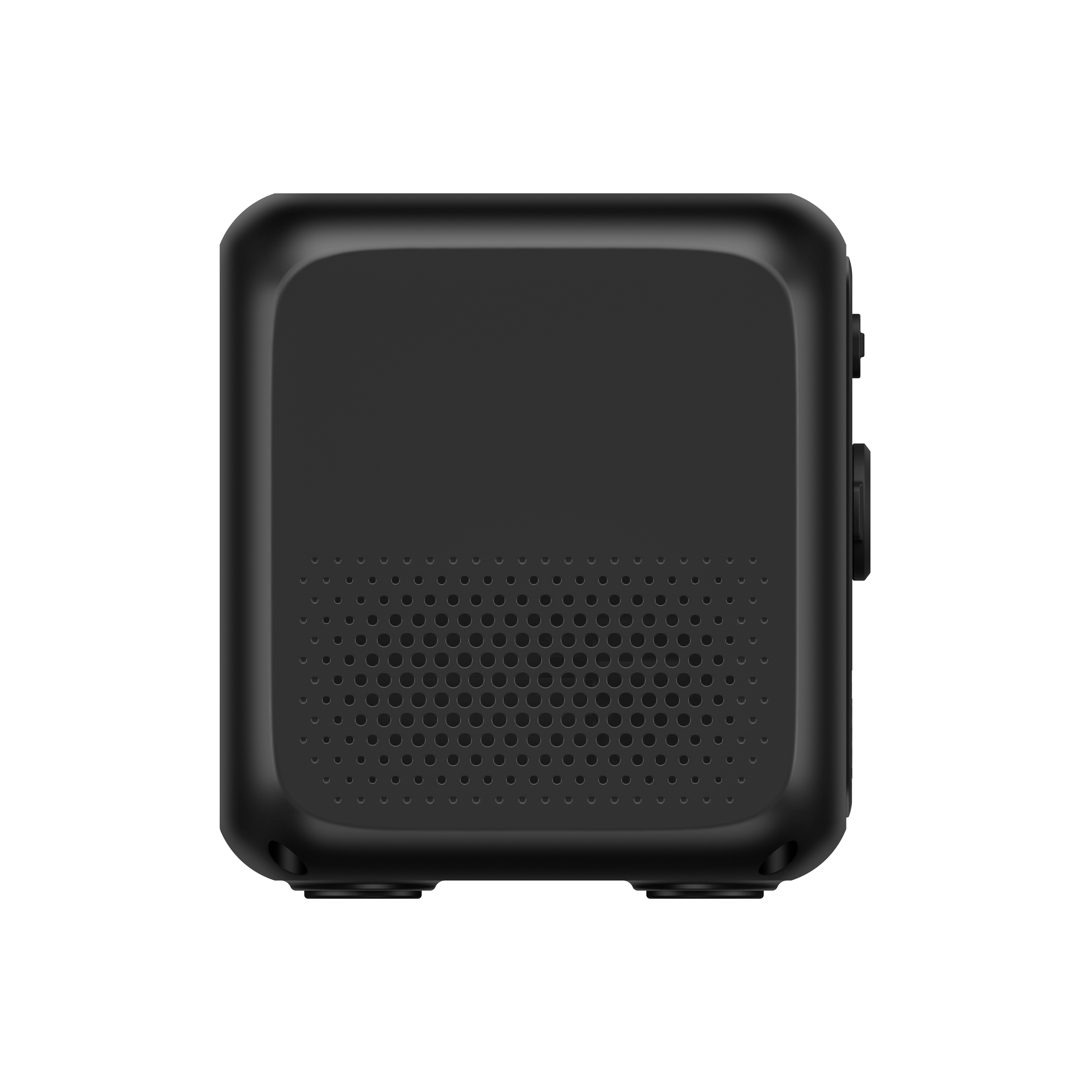 Kwadratowe, czarne urządzenie z kratką głośnika na dole. Ma przyciski po prawej stronie.