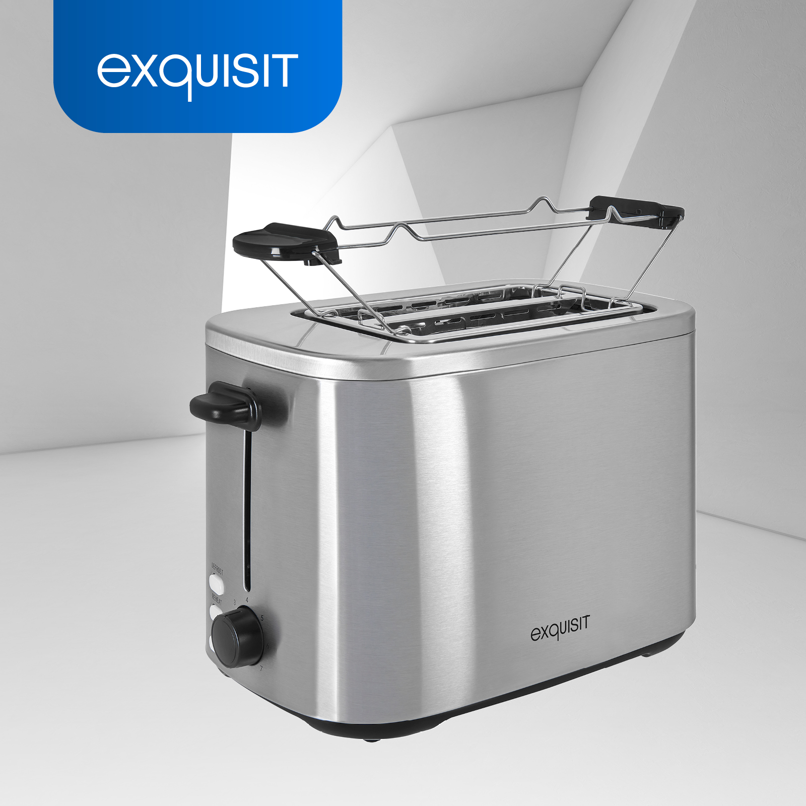 Ein silberner Toaster mit schwarzem Griff. Der Markenname 'exquisit' ist sichtbar.