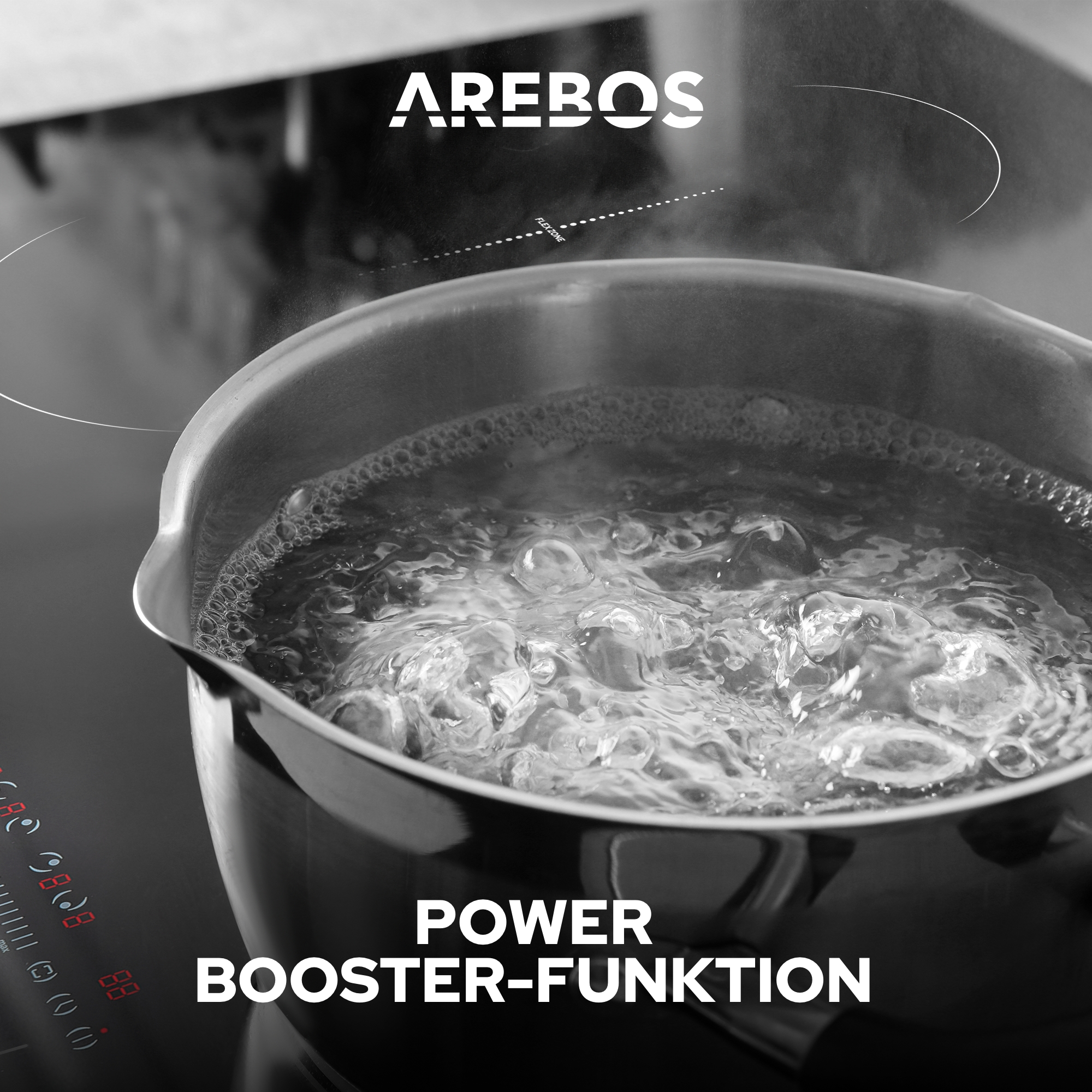 Ein Topf mit kochendem Wasser auf einem Kochfeld. 'POWER BOOSTER-FUNKTION' Etikett wird angezeigt.