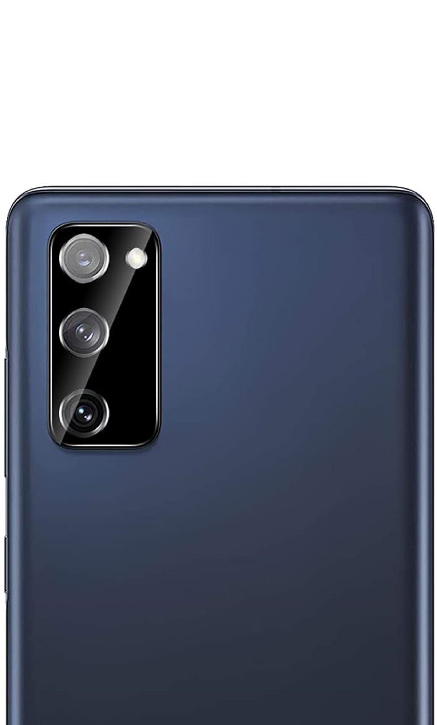 Rückseite eines blauen Smartphones mit Dreifach-Kamera. Die Linsenanordnung ist sichtbar.