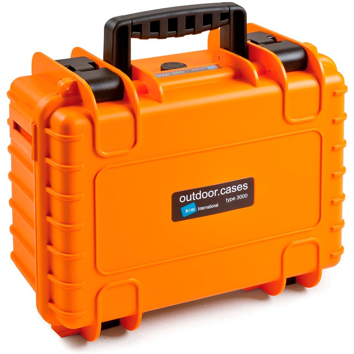 Orangene, robuste Hülle mit schwarzem Griff und Verschlüssen. Auf der Hülle steht "outdoor.cases".