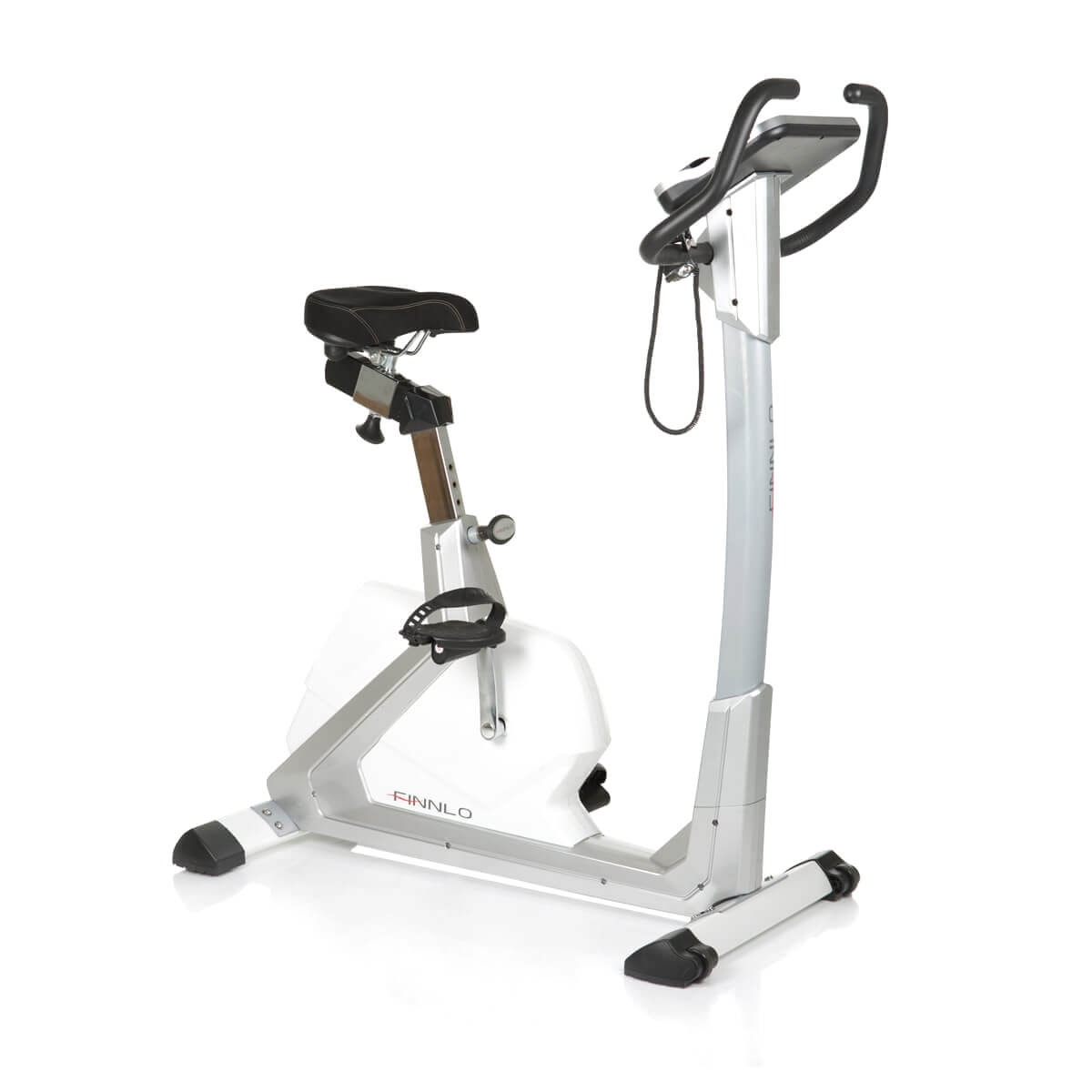 Ein Heimtrainer auf weißem Hintergrund. Er ist silber und weiß.