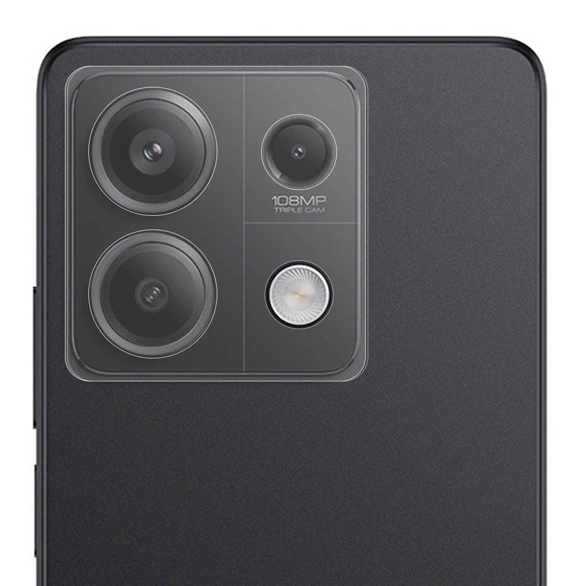 Primo piano del modulo fotocamera di un telefono con tre lenti e un flash.