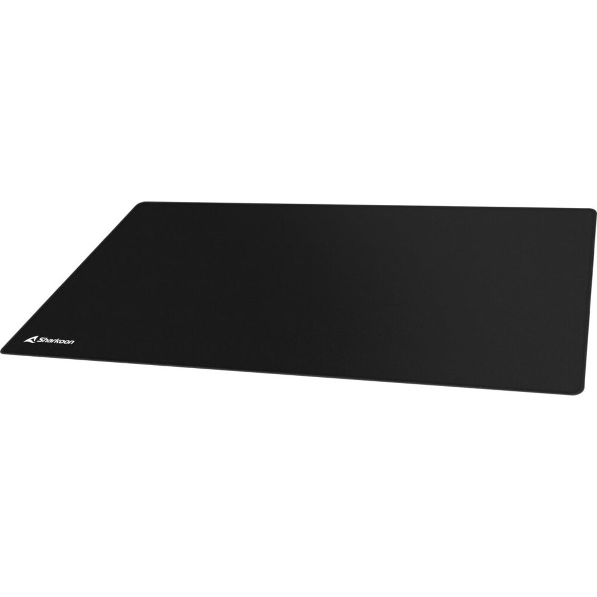 Un tapis de souris noir avec le logo 'Sharkoon' dans le coin inférieur gauche. Forme rectangulaire simple.