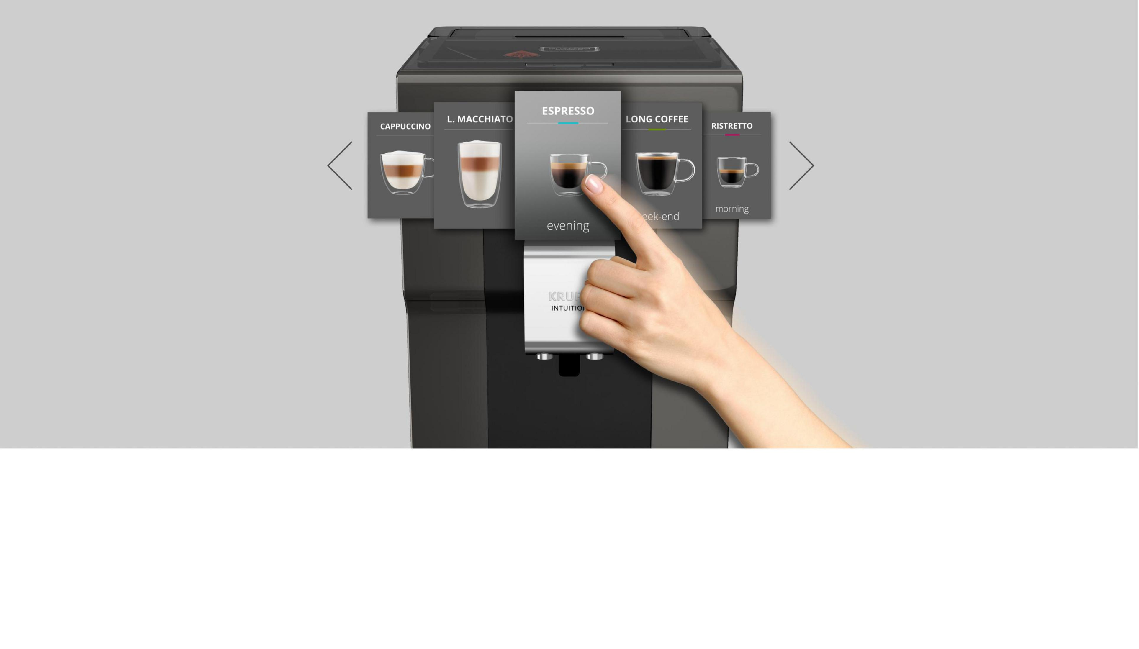 Ręka wybierająca espresso na ekranie dotykowym ekspresu do kawy. Pokazano inne opcje napojów.