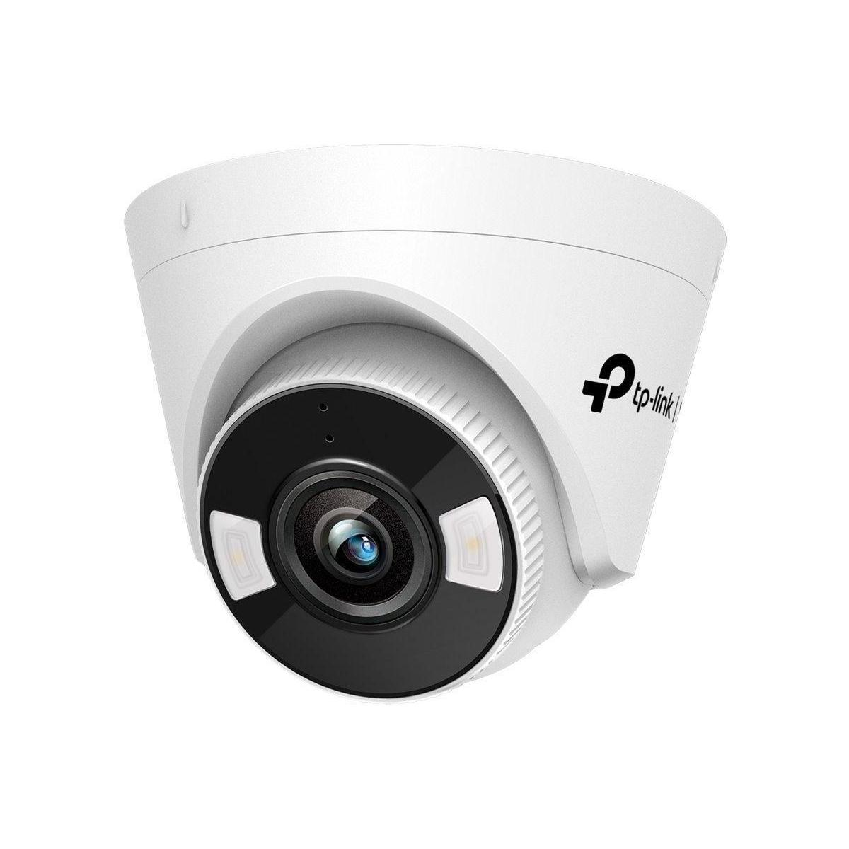 Weiße TP-Link Überwachungskamera, kuppelförmig. Schwarze Objektivabdeckung. Weißer Hintergrund.