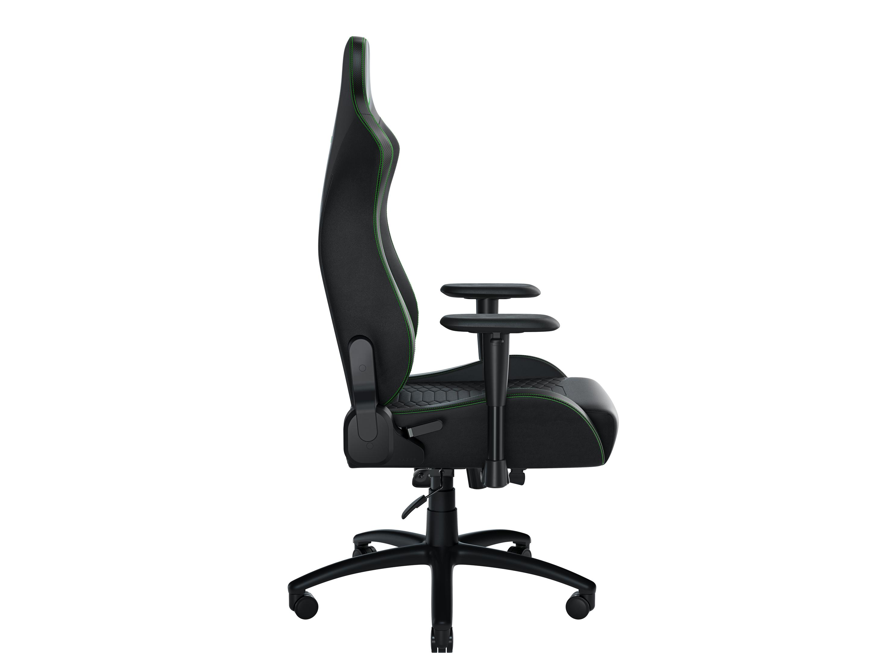 Sedia da gaming nera, vista laterale. Rifinitura verde, base nera con ruote, braccioli.
