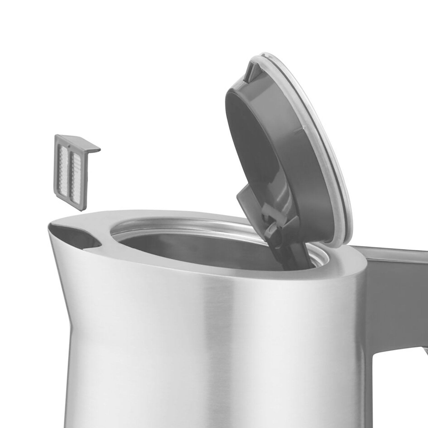 Czajnik ze stali nierdzewnej z otwartą pokrywą i filtrem. Białe tło.