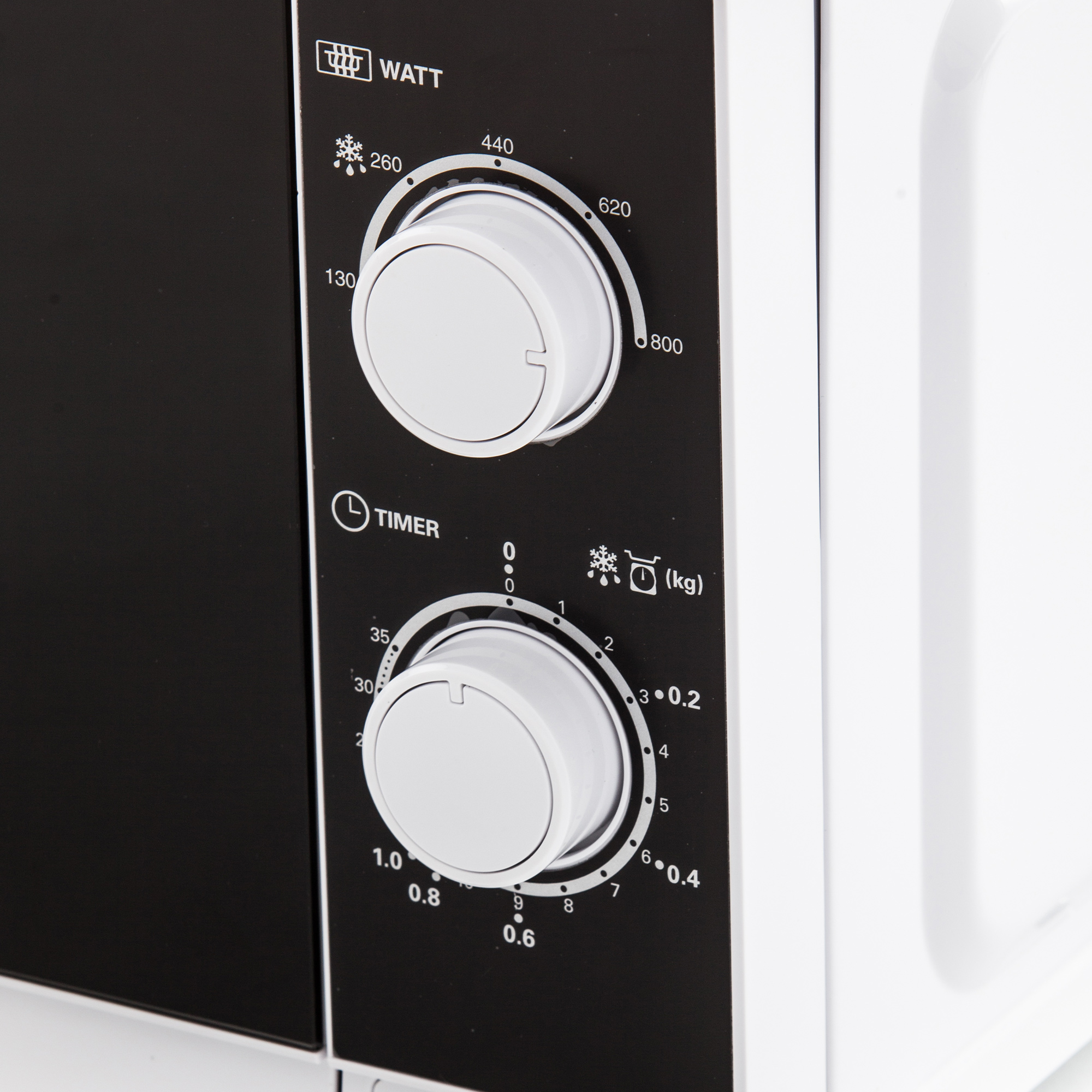 Panel de control de microondas con diales de vatios y temporizador, y una pantalla de peso (kg).
