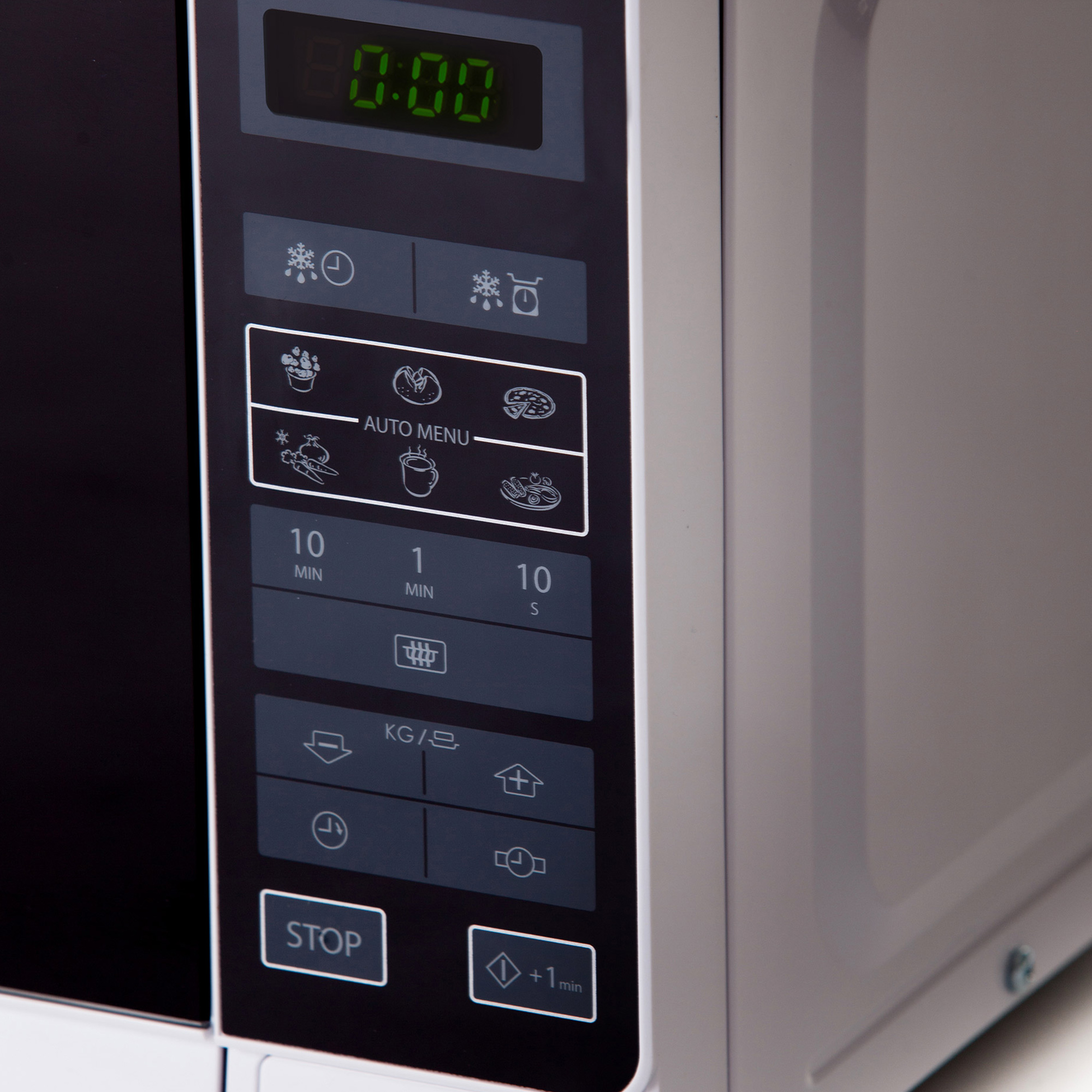 Panel sterowania kuchenką mikrofalową z przyciskami, wyświetlaczem i tekstem. Białe tło.