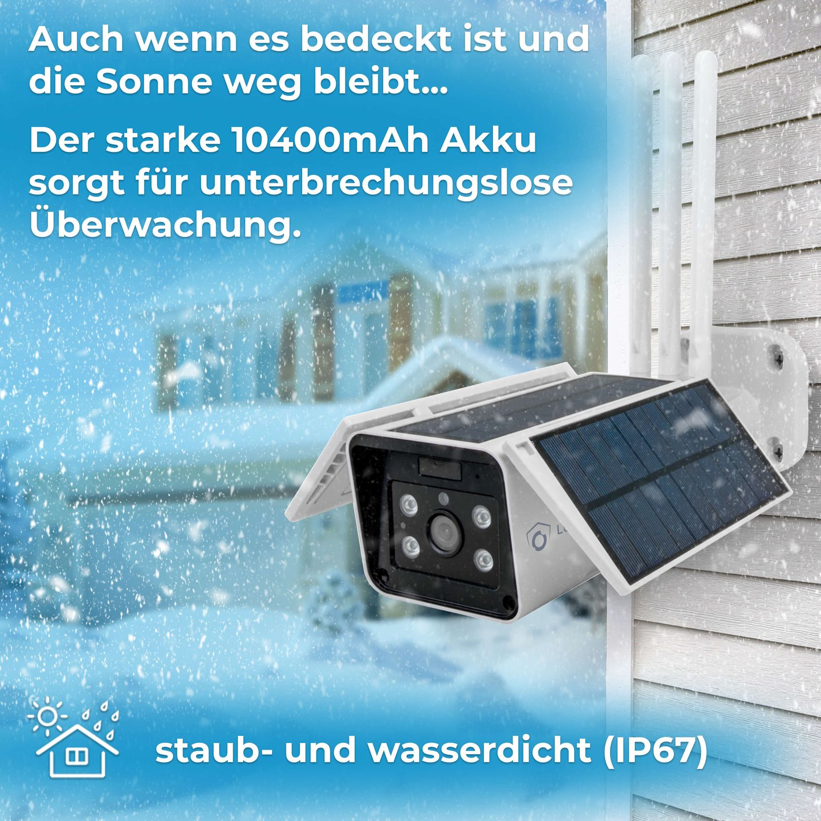 Outdoor-Überwachungskamera an einer Wand montiert. Sie hat ein Solarpanel und ist weiß.