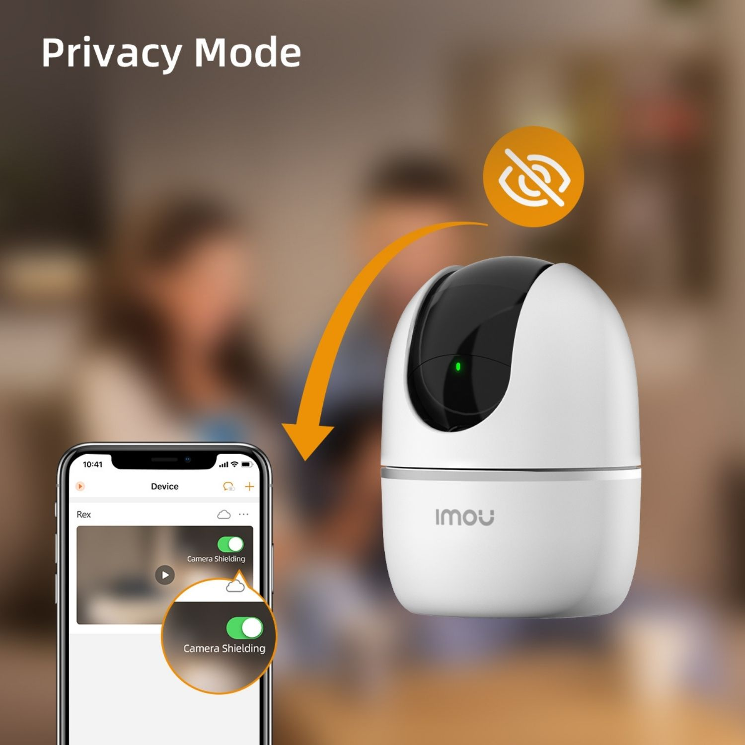 Eine weiße Überwachungskamera mit grünem Licht, gesteuert per Smartphone für Privatsphäre.