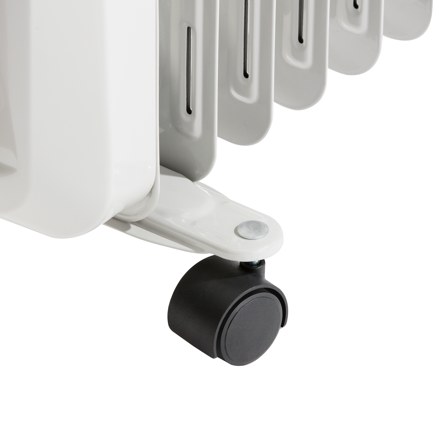 Termosifone a olio bianco con ruote nere in basso. Il termosifone è ruotato di lato.