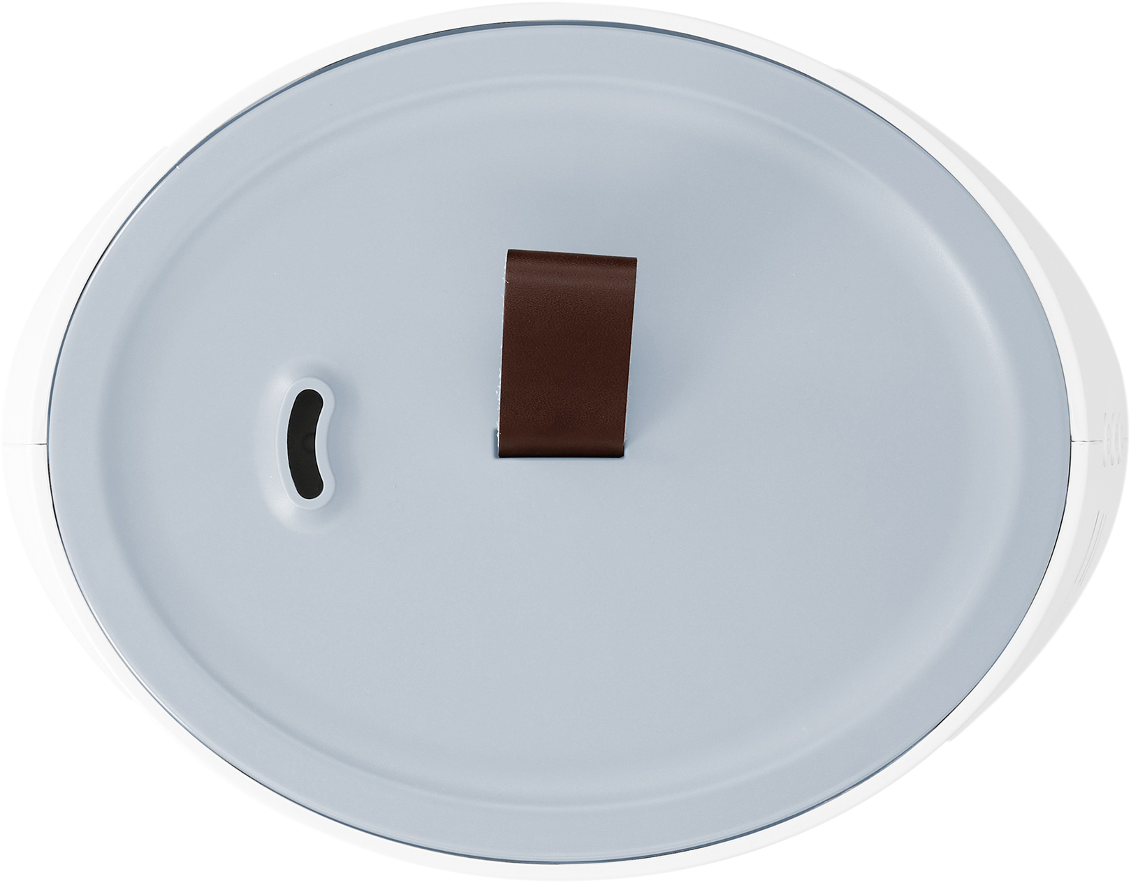 Biały kosz na śmieci z brązowym uchwytem i pokrywą. Widok z góry.