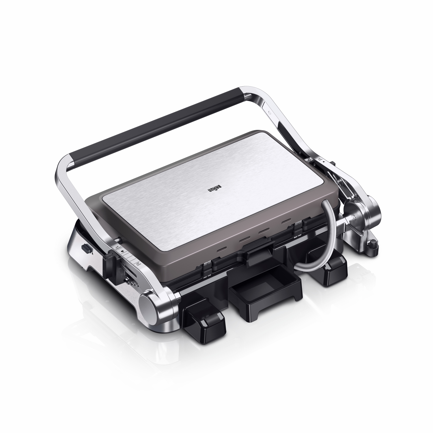 Srebrna i czarna prasa do panini na białym tle. Prasa jest otwarta.