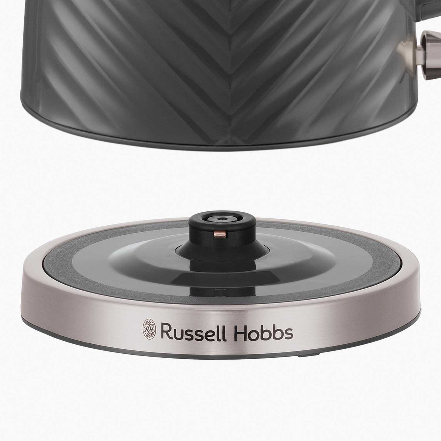 Base de bouilloire Russell Hobbs grise et noire. Le dessus de la bouilloire est visible.