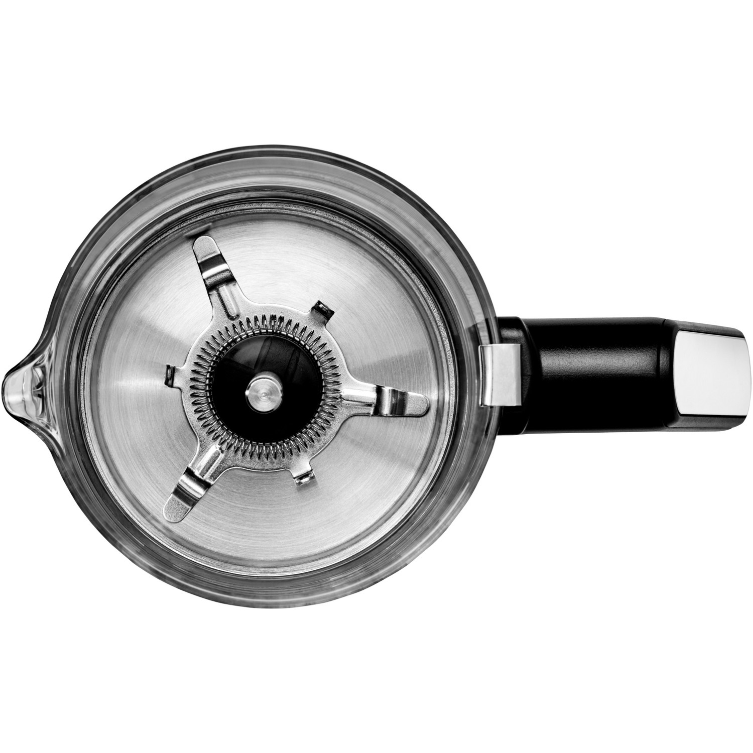 Widok z góry na szklany czajnik z metalowym zaparzaczem i czarnym uchwytem.