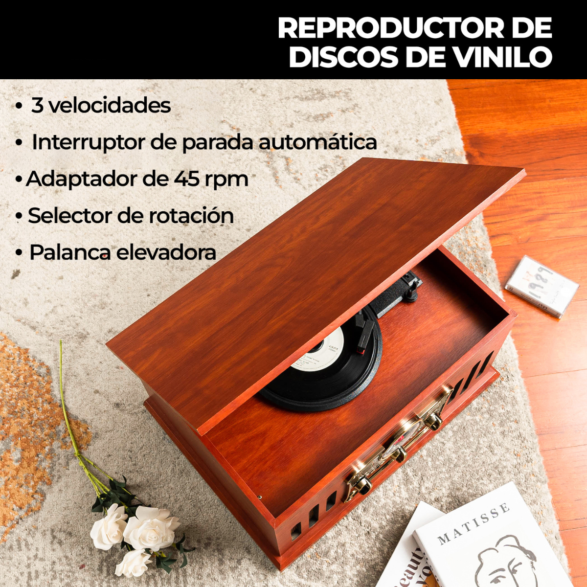 Tocadiscos de madera con tapa abierta, disco de vinilo y listado de texto sobre alfombra estampada.