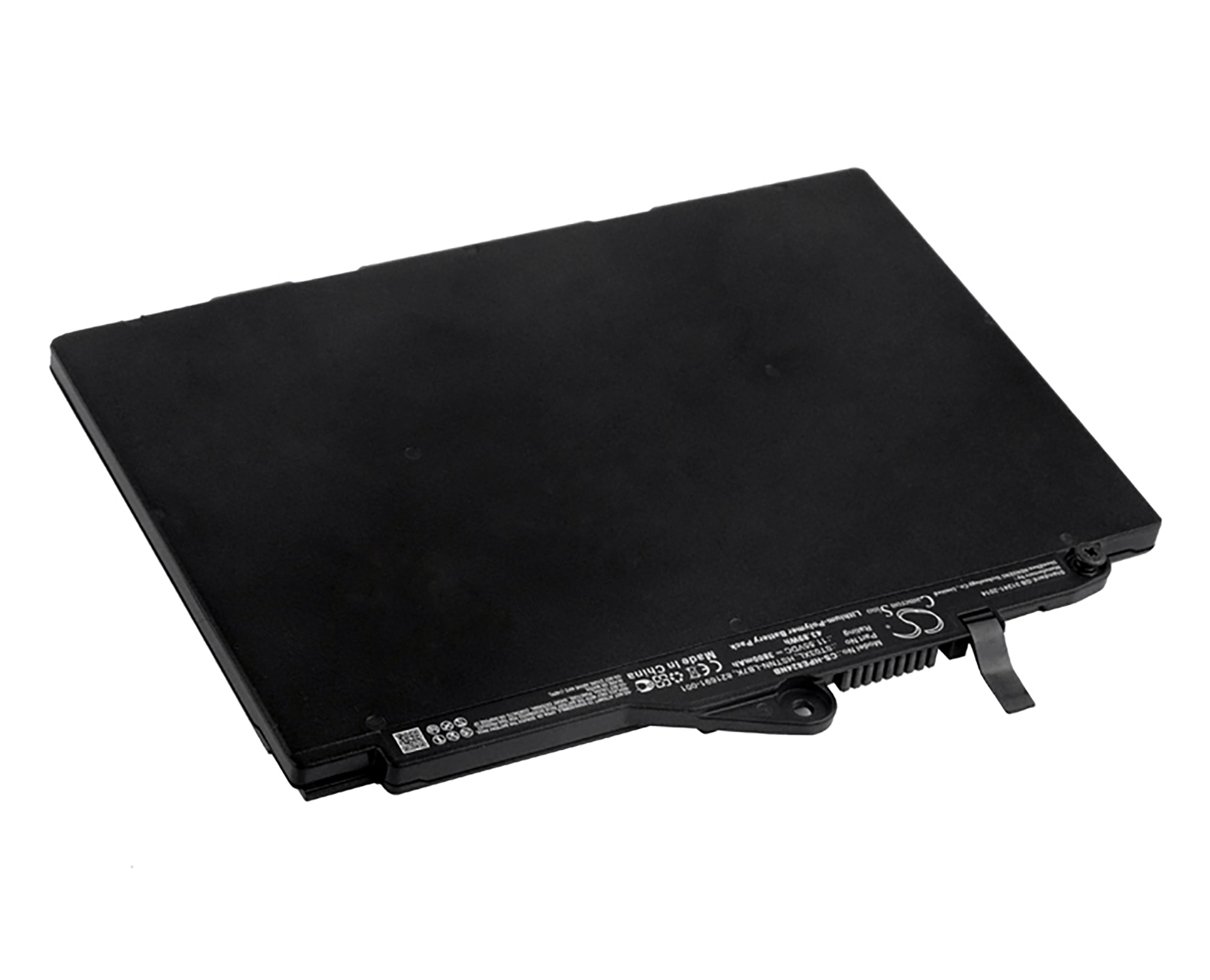 Ein schwarzer Laptop-Akku mit Etiketten und Anschluss, vor weißem Hintergrund.