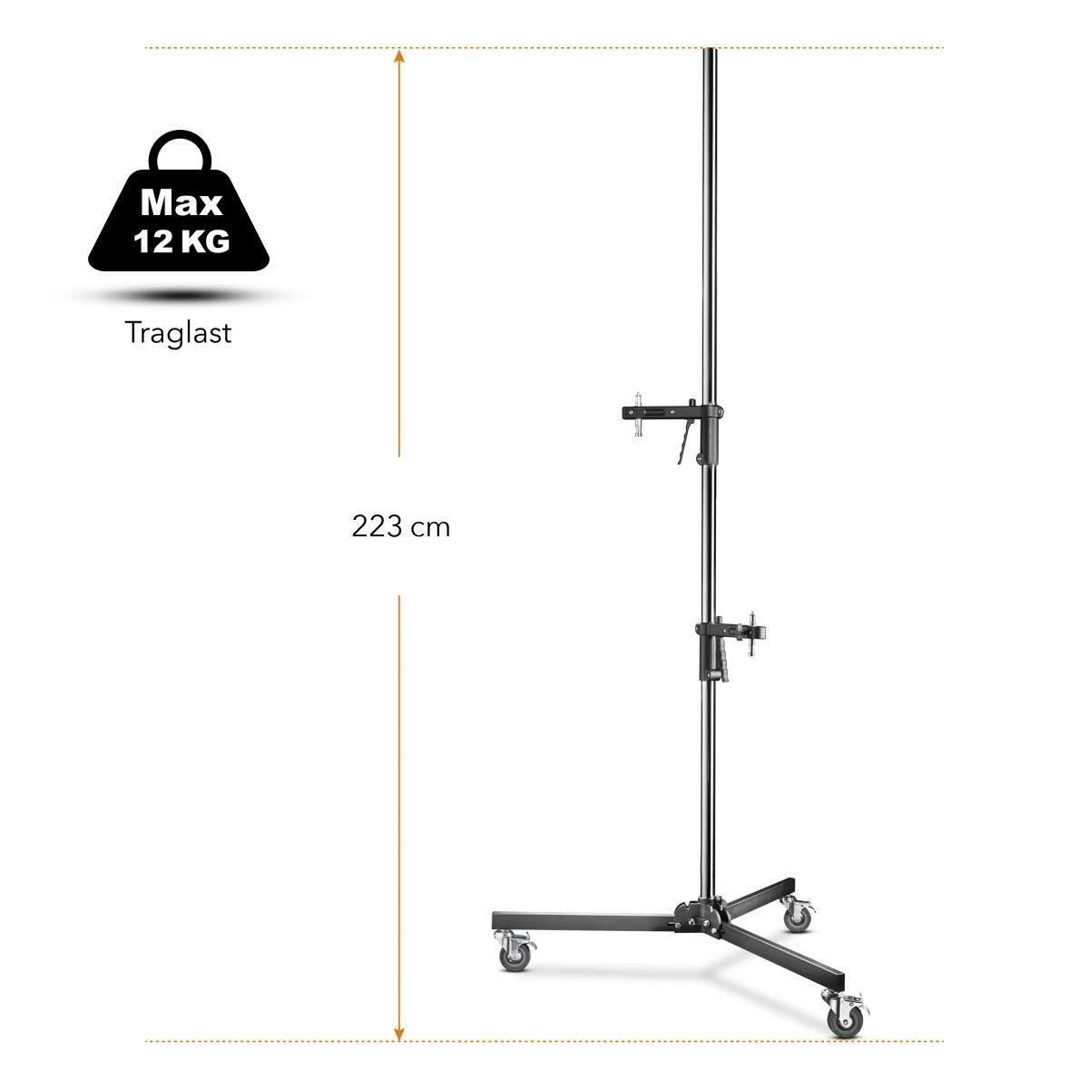 Hoher schwarzer und silberner Ständer mit einem Maximalgewicht von 12 kg. Höhe ist 223 cm. Weißer Hintergrund.