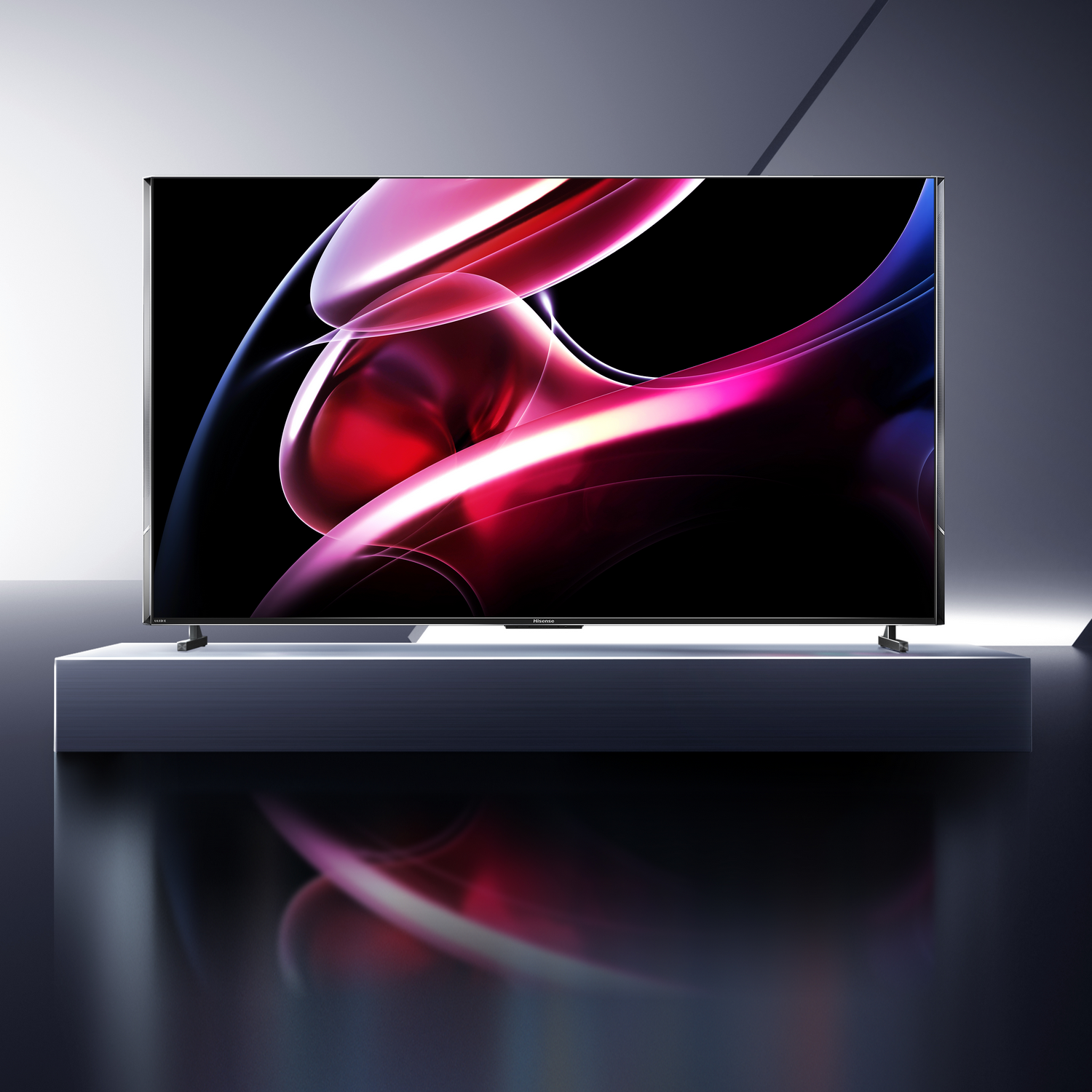 TV auf einem Ständer. Der Fernseher hat einen schwarzen Bildschirm mit roter und lila Kunst.