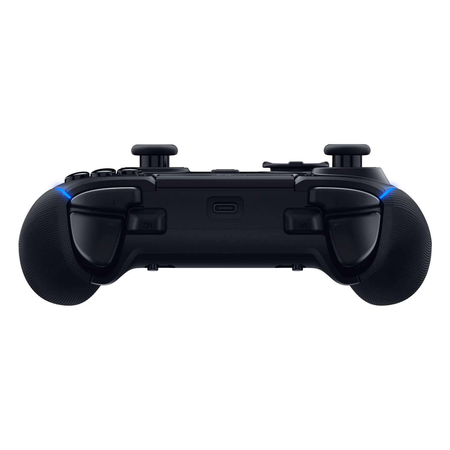 Zbliżenie spodu czarnego kontrolera do gier. Są dwa joysticki i port ładowania.