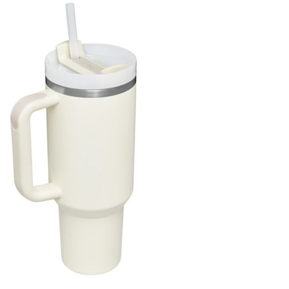 Cremefarbener isolierter Becher mit Griff und weißem Deckel mit Strohhalm.
