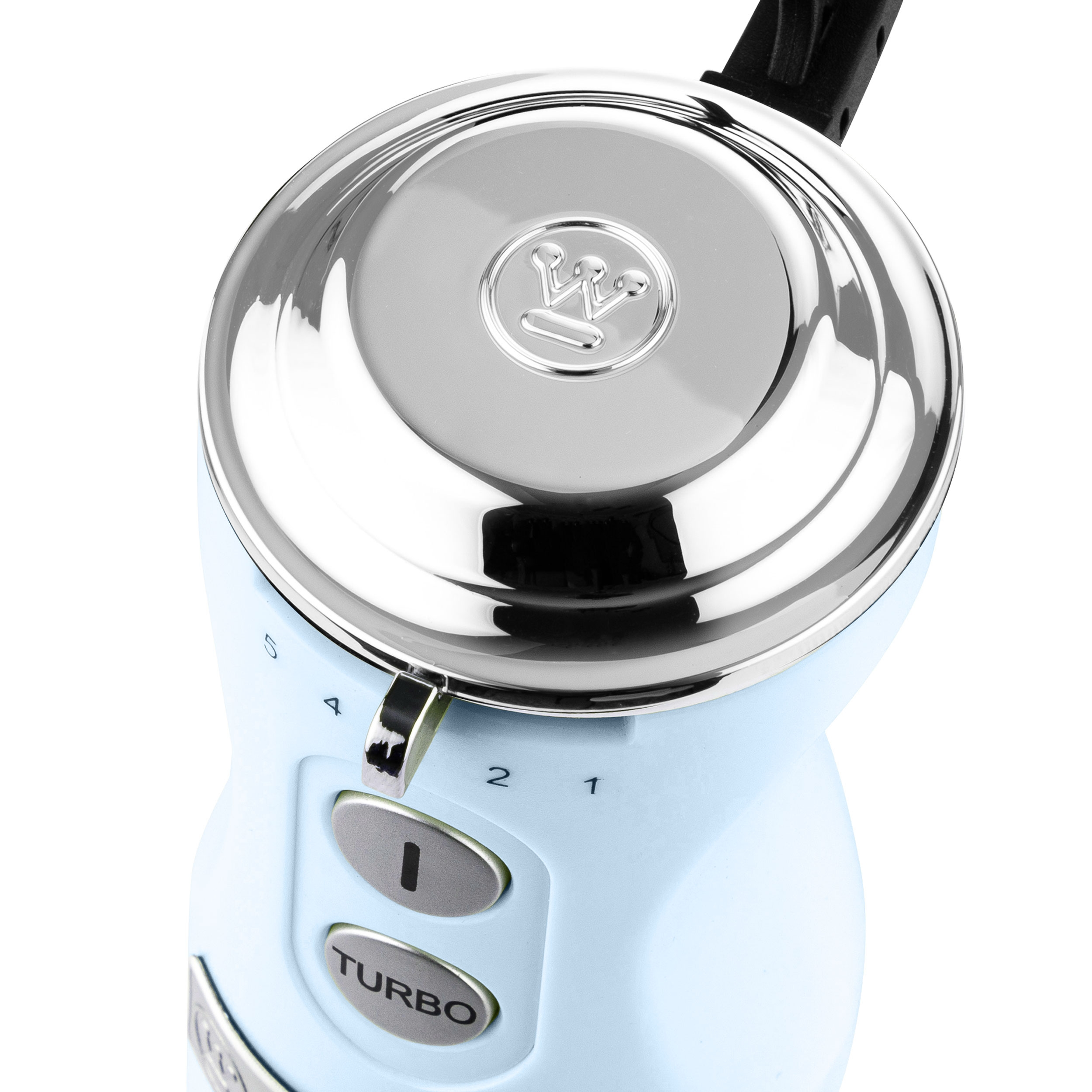 Hellblauer Stabmixer mit Chromakzenten. Turbo-Taste und Geschwindigkeitswahl.