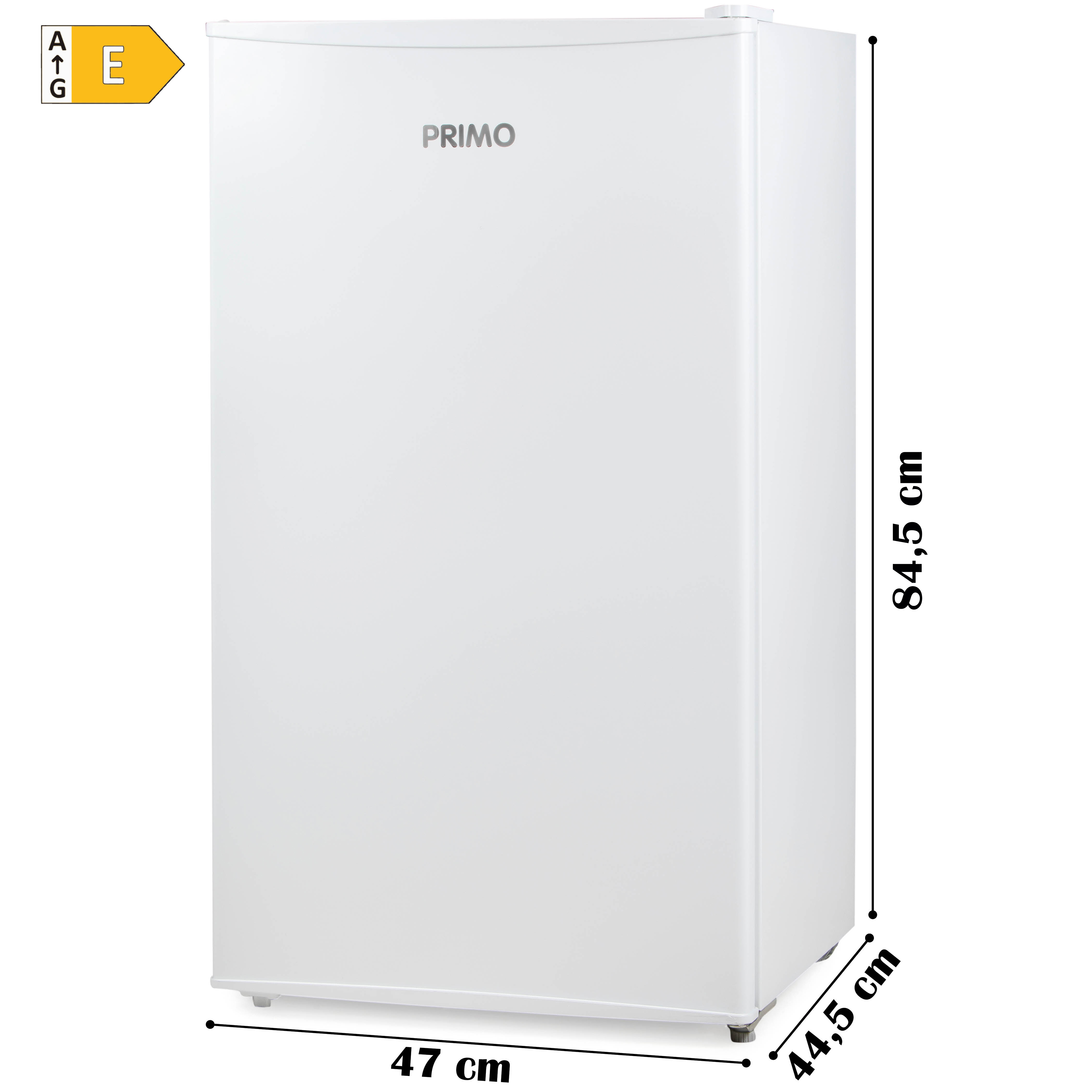Weißer Kühlschrank mit angegebenen Abmessungen. Er hat das PRIMO-Logo und ein Energielabel. Weißer Hintergrund.