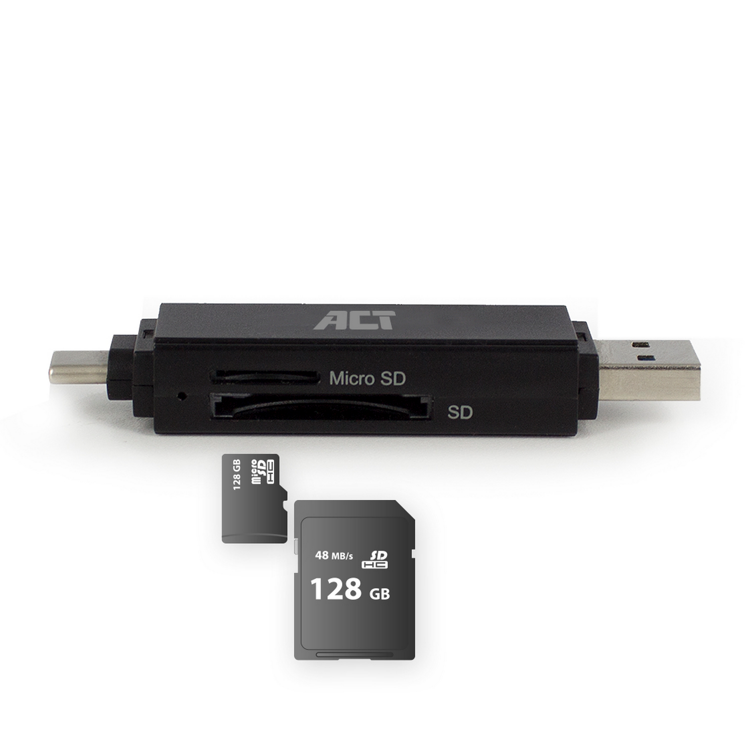 Zwarte ACT Micro SD-kaartlezer met twee SD-kaarten, een ingevoegd, en een USB-connector.