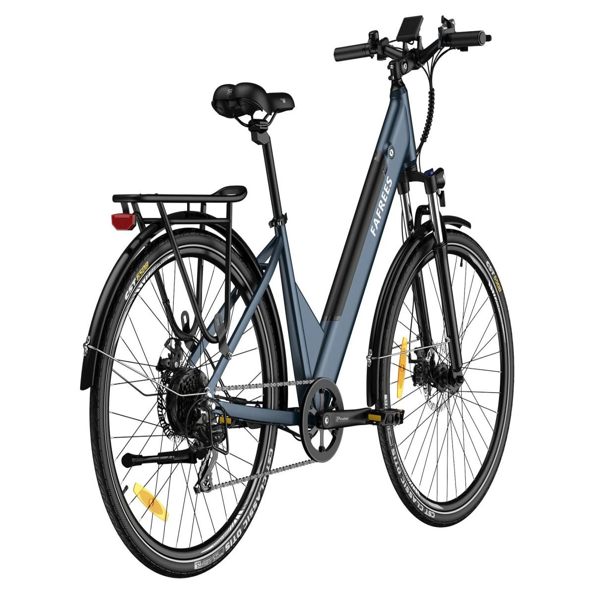 Blaues Elektrofahrrad mit schwarzem Sitz und silbernen Komponenten. Es steht vor weißem Hintergrund.