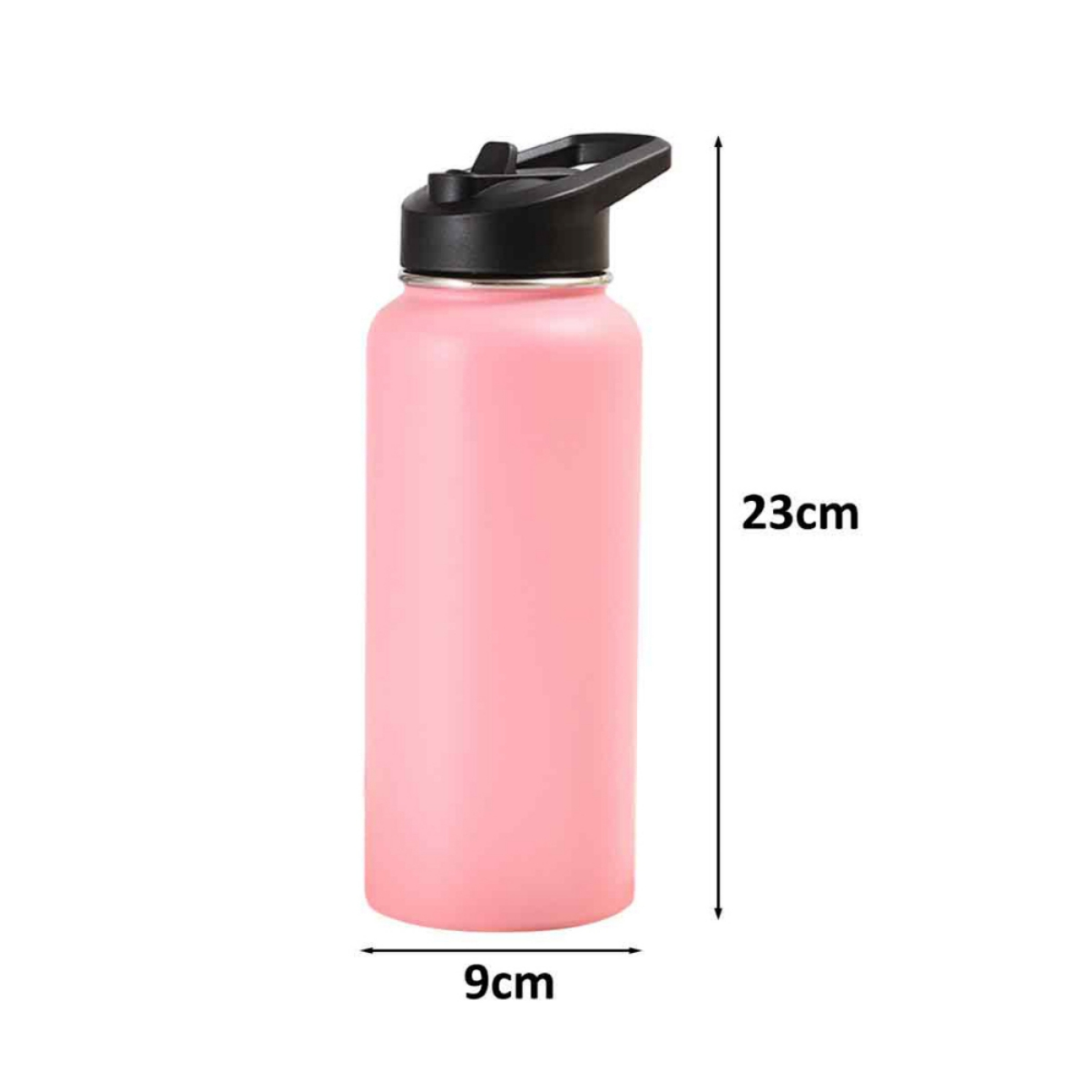 Rosa Wasserflasche mit schwarzem Deckel, 23 cm hoch und 9 cm breit, mit Maßangaben.