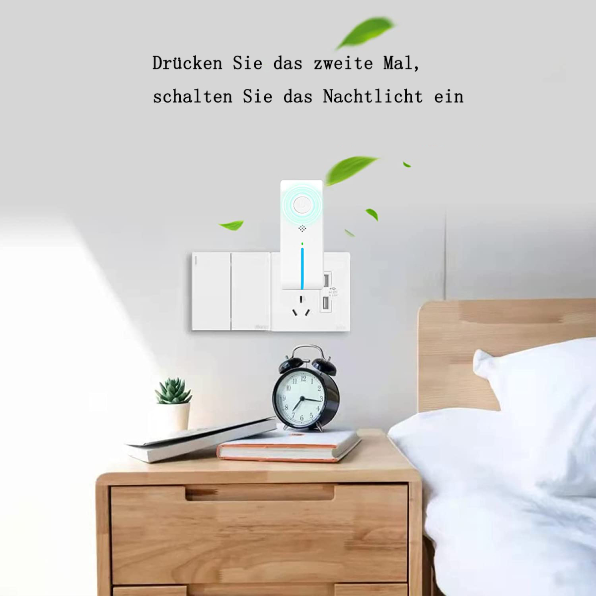 Wandgerät mit Text darüber, das einen Stecker, zwei USB-Anschlüsse und einen kleinen Wecker zeigt.