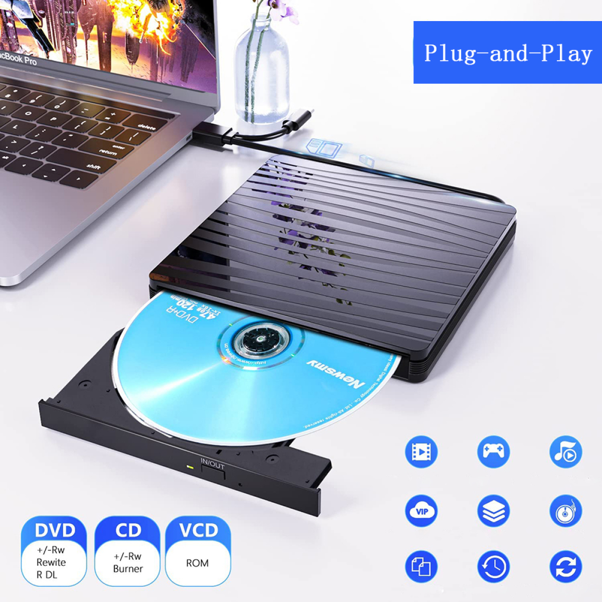 Ein Laptop mit einem DVD-Laufwerk, das eine blaue Disc auswirft. Symbole zeigen DVD-, CD- und VCD-Funktionen an.