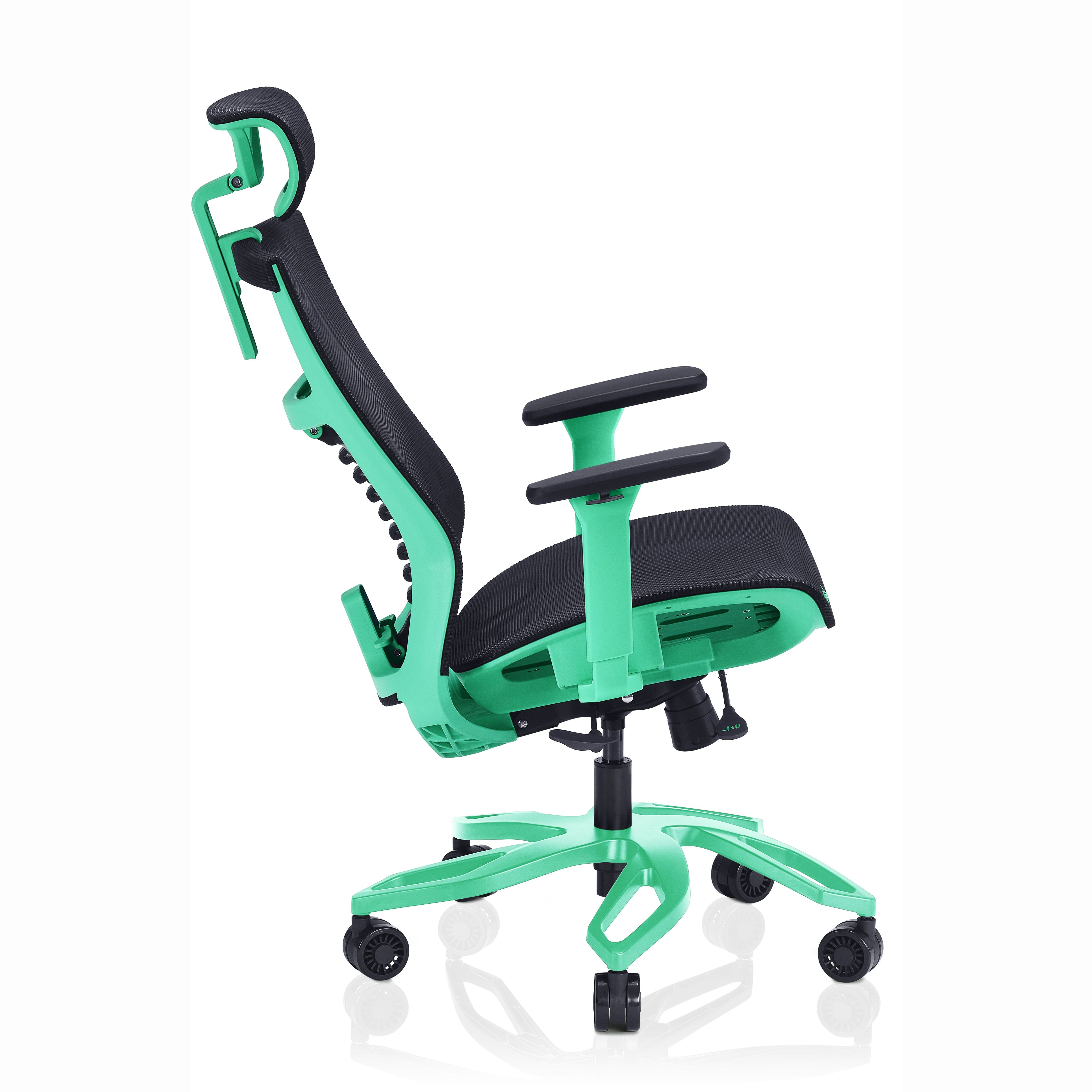 Silla de oficina ergonómica verde y negra. La silla tiene respaldo de malla y reposacabezas.