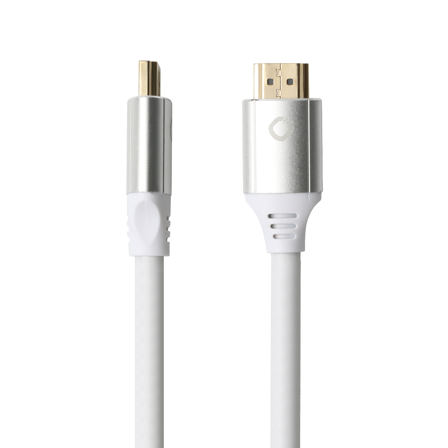 Weißes HDMI-Kabel mit goldenen Steckern auf weißem Hintergrund.