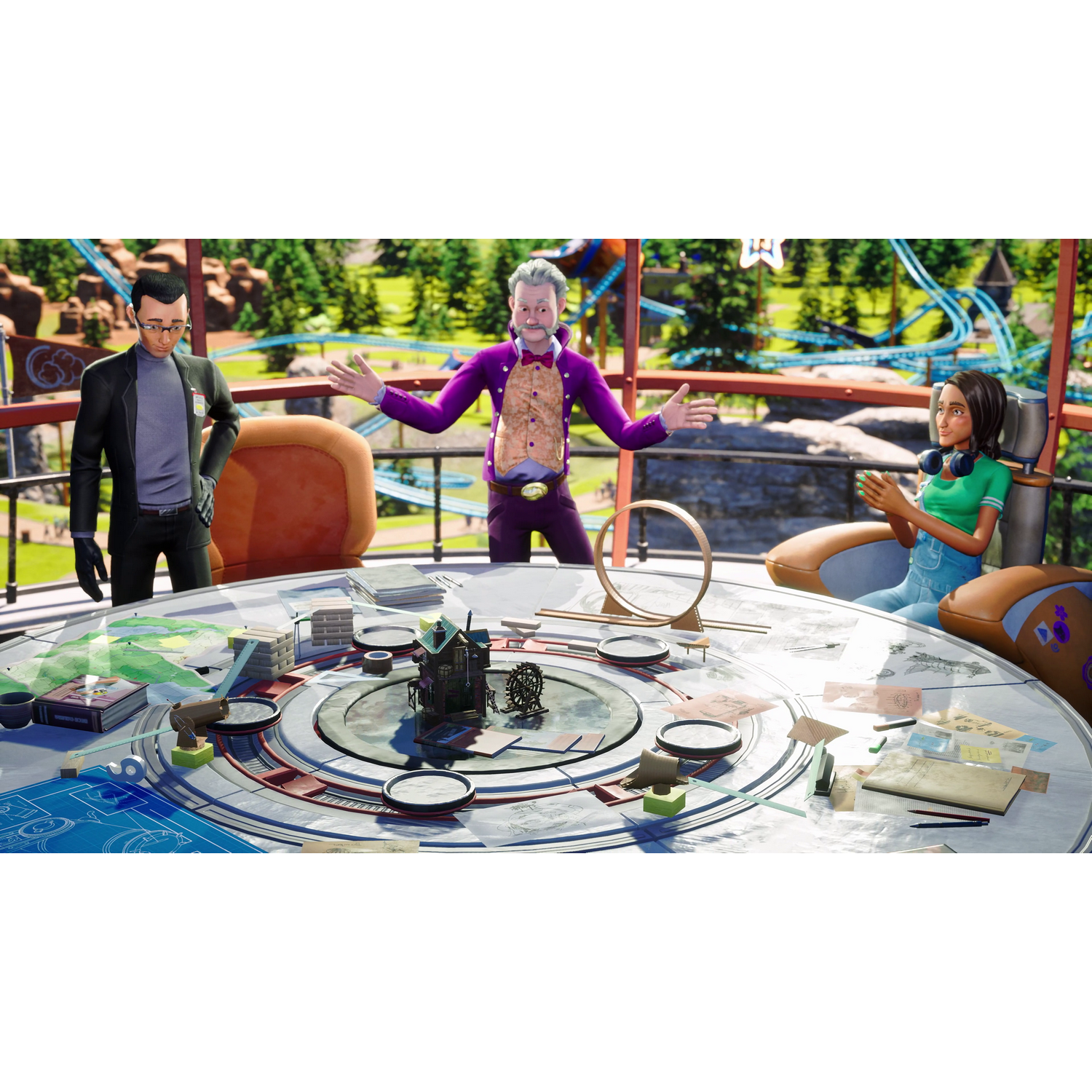 Trzy osoby przy stole w scenie gry. W tle kolejka górska.