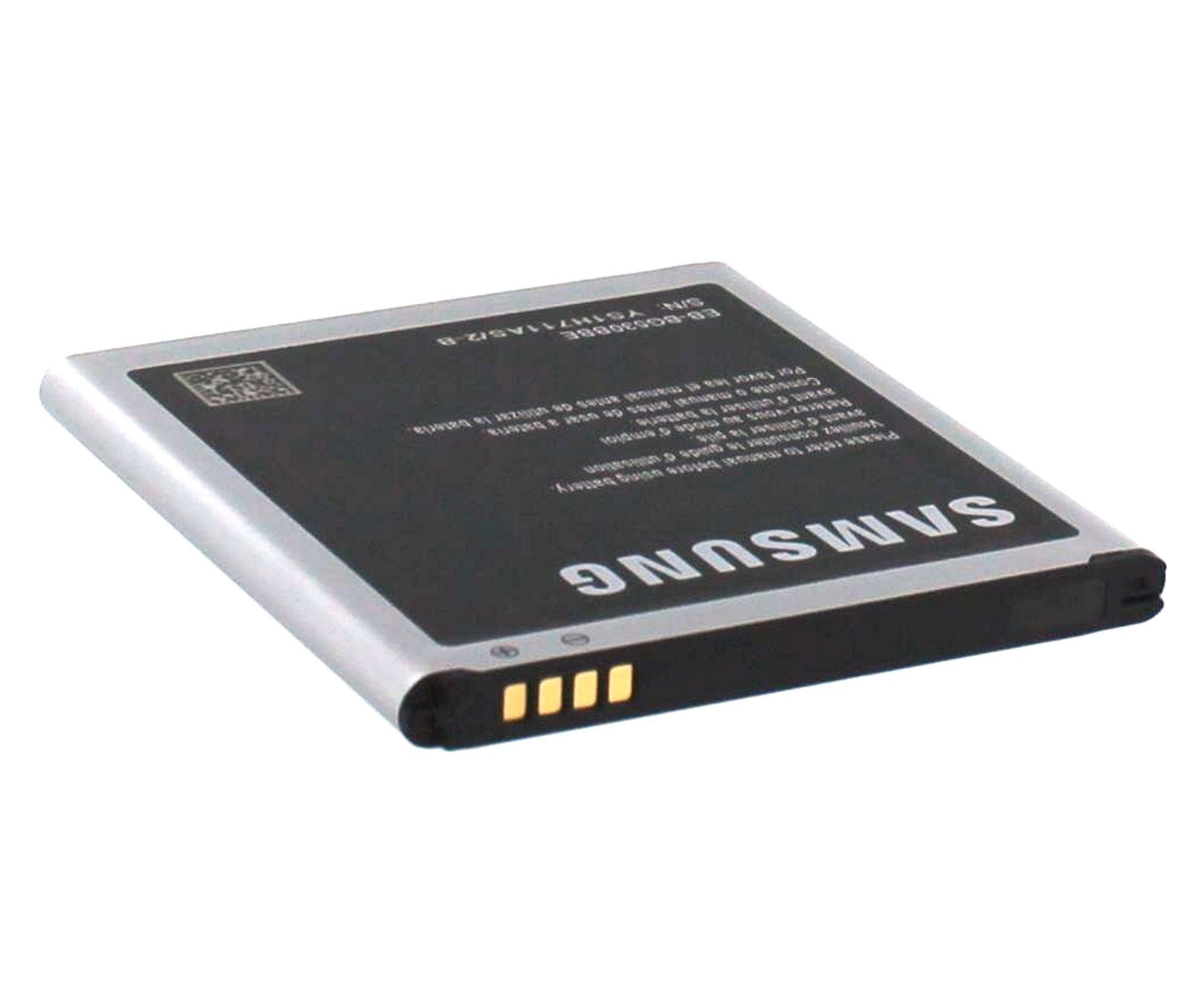 Samsung-Telefonbatterie, rechteckig, silber und schwarz, mit Etiketten, weißer Hintergrund, schräg.