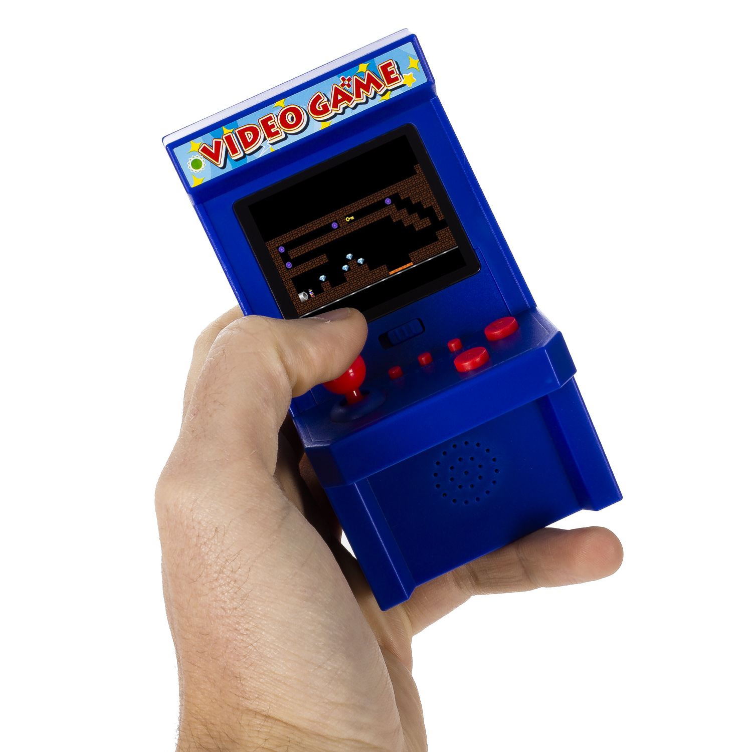 Un juego de arcade portátil azul en la mano de una persona, mostrando una pantalla de juego.
