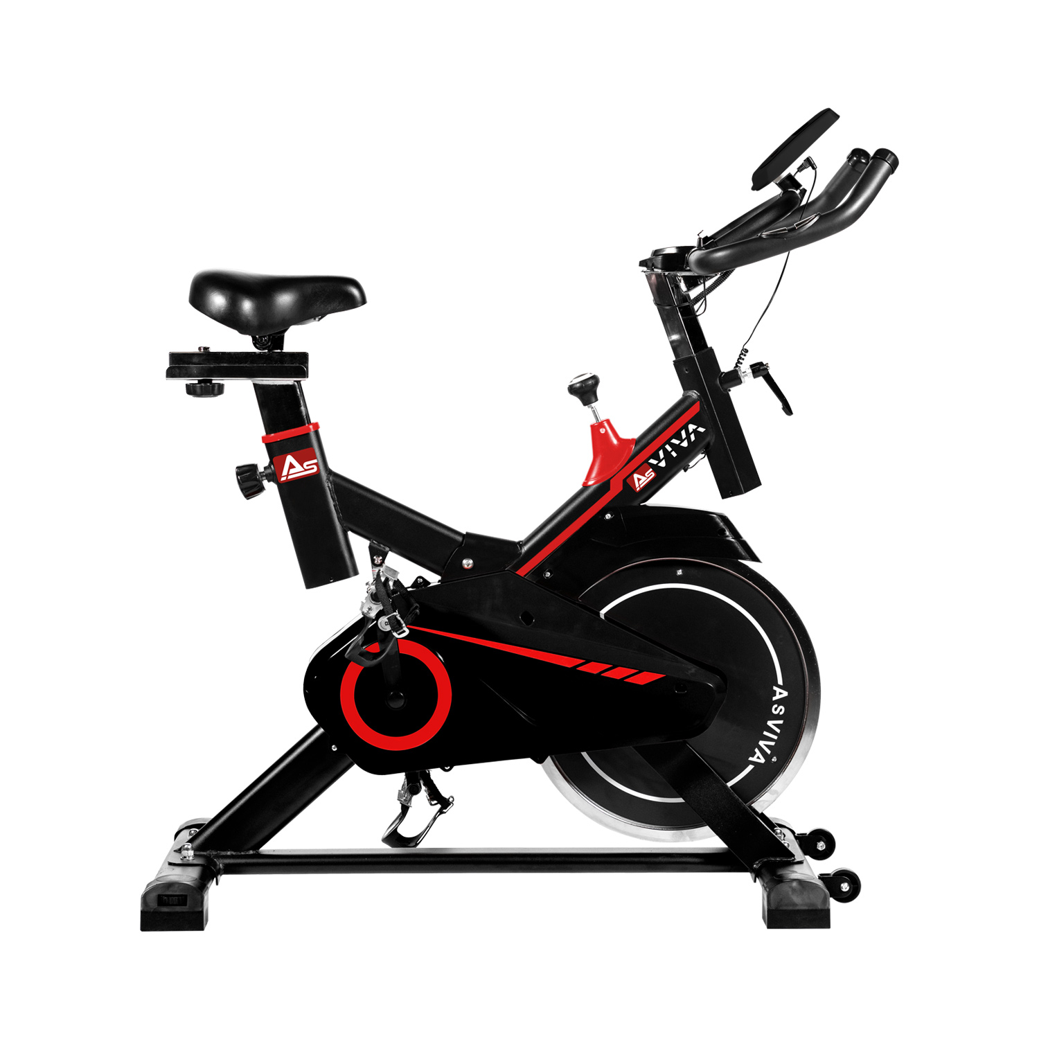 Schwarz-rotes Trainingsfahrrad. Das Fahrrad ist nach links abgewinkelt.