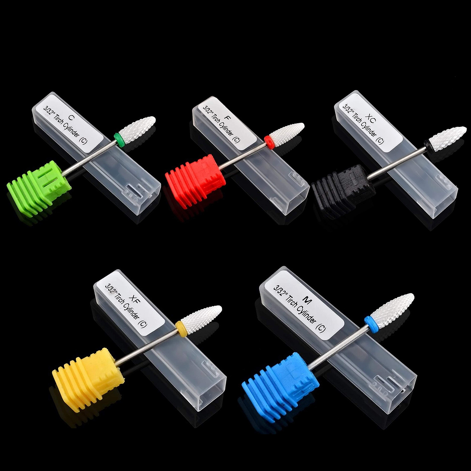 Cinco brocas para uñas en estuches de plástico. Cada broca es de un color diferente: verde, rojo, negro, amarillo y azul.