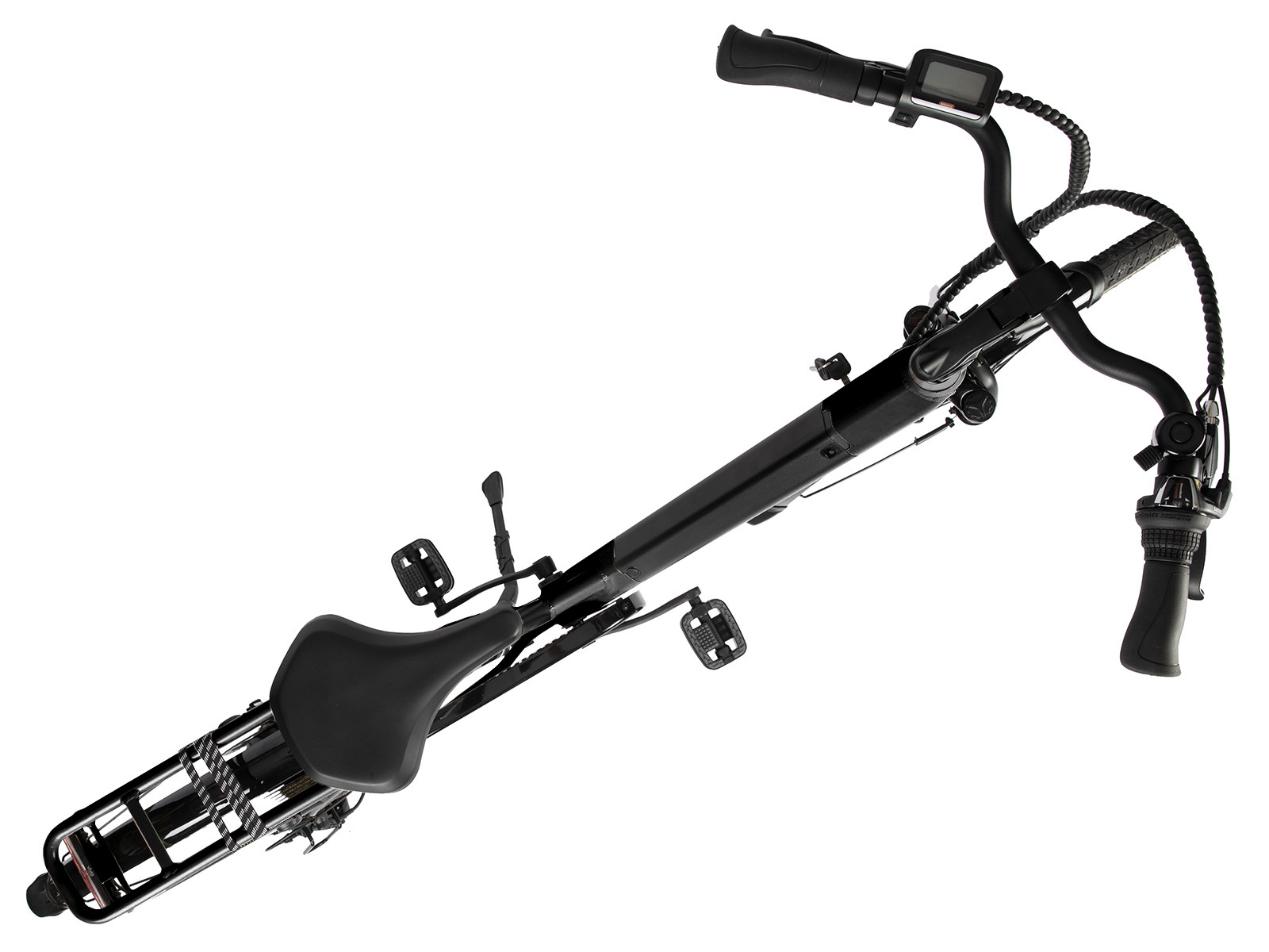 Schwarzes Elektrofahrrad von oben betrachtet, weißer Hintergrund. Lenker, Sitz und Pedale sind sichtbar.