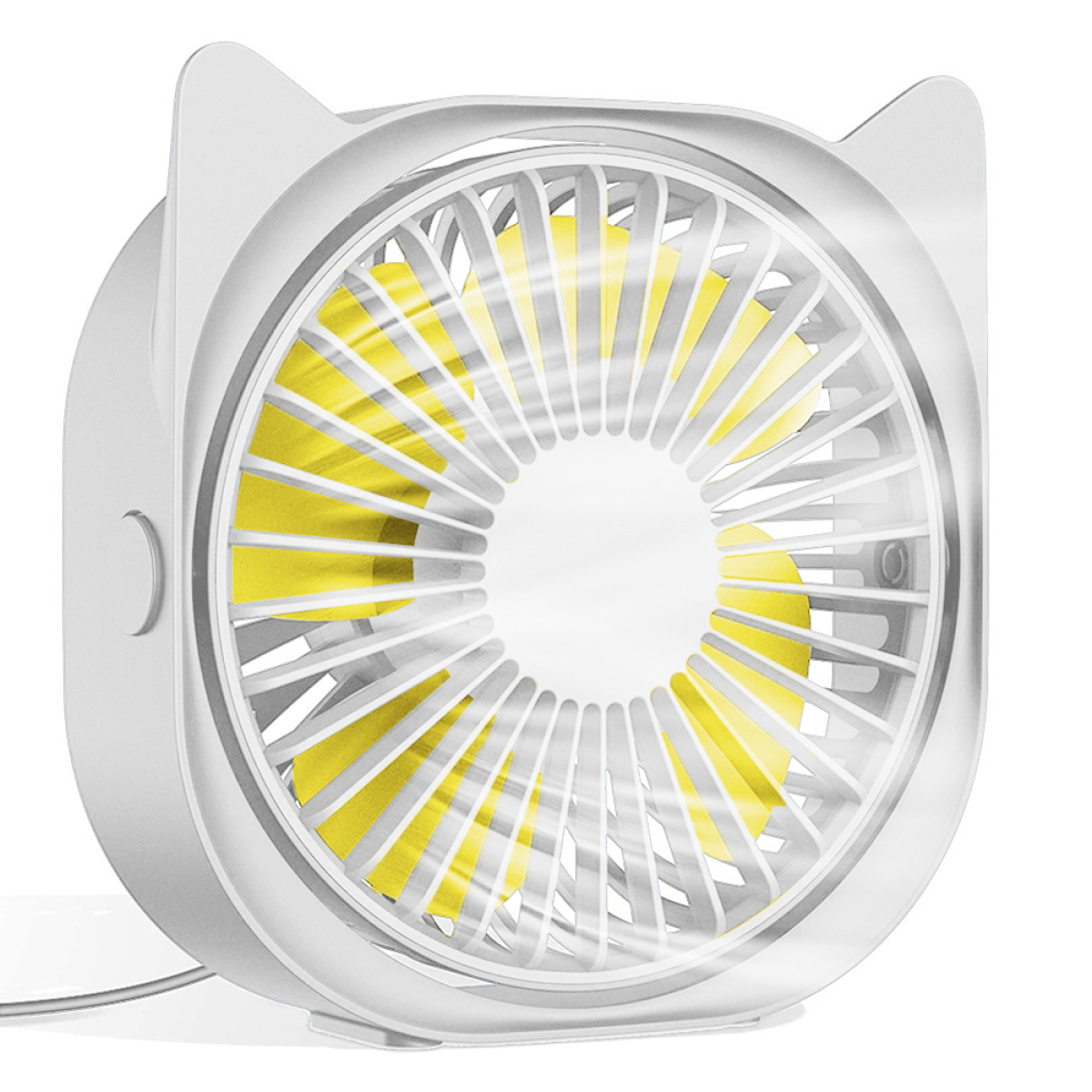 Weißer, katzenförmiger Ventilator mit gelben Flügeln. Der Ventilator steht vor weißem Hintergrund.