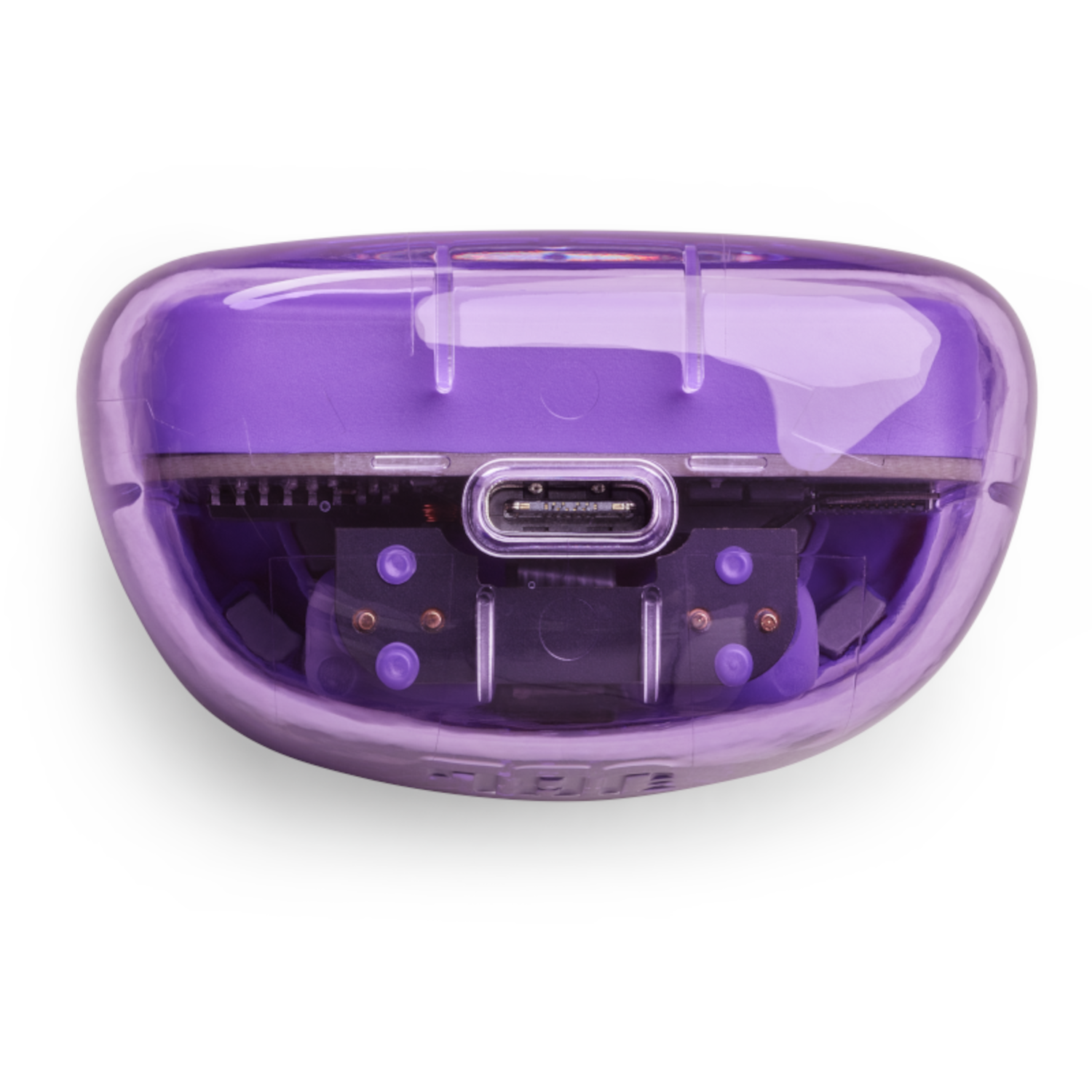 Fioletowe, przezroczyste etui ładujące do słuchawek. Posiada port USB-C i widoczne elementy wewnętrzne.